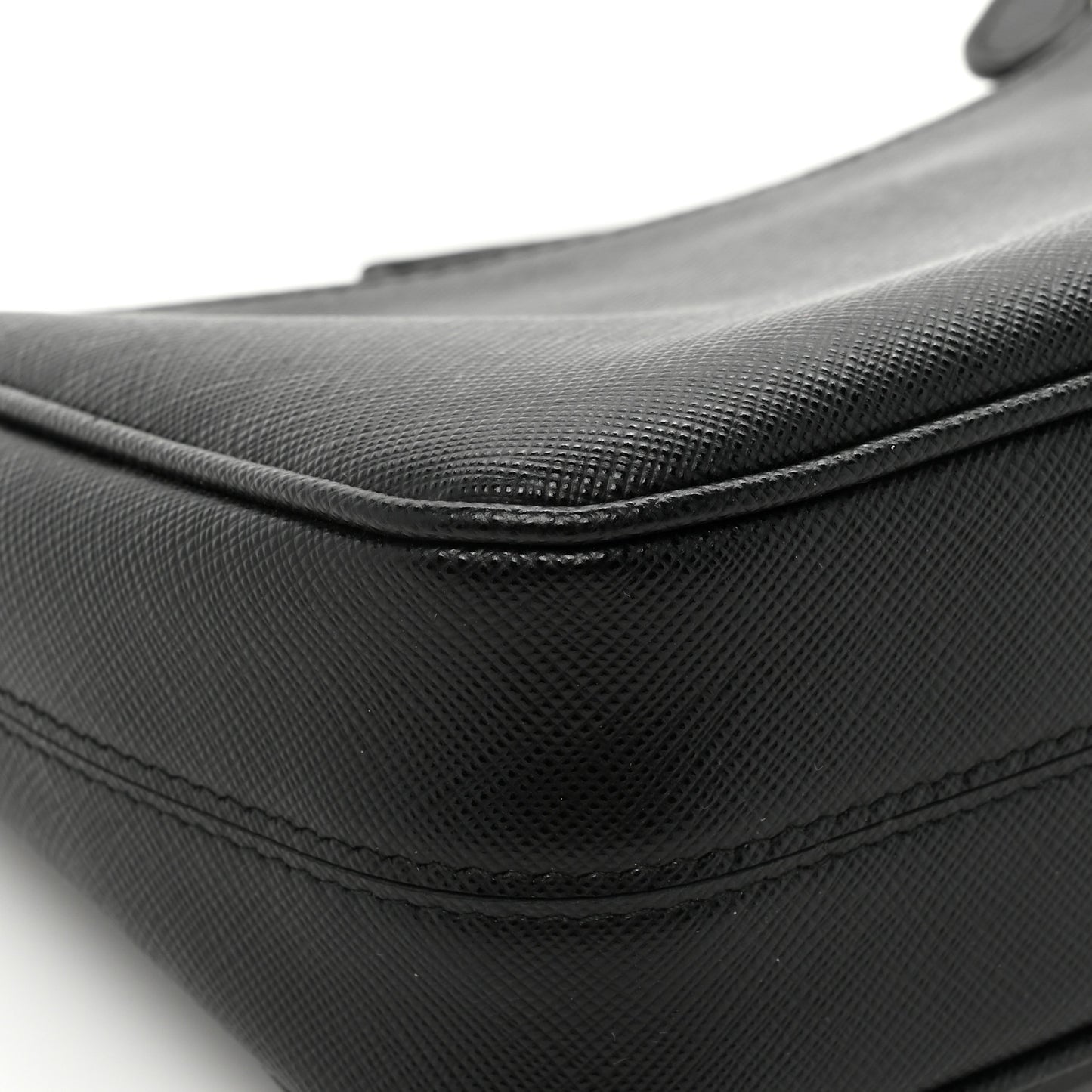 Saffiano Lux Re-Edition 2005 Shoulder Bag Black