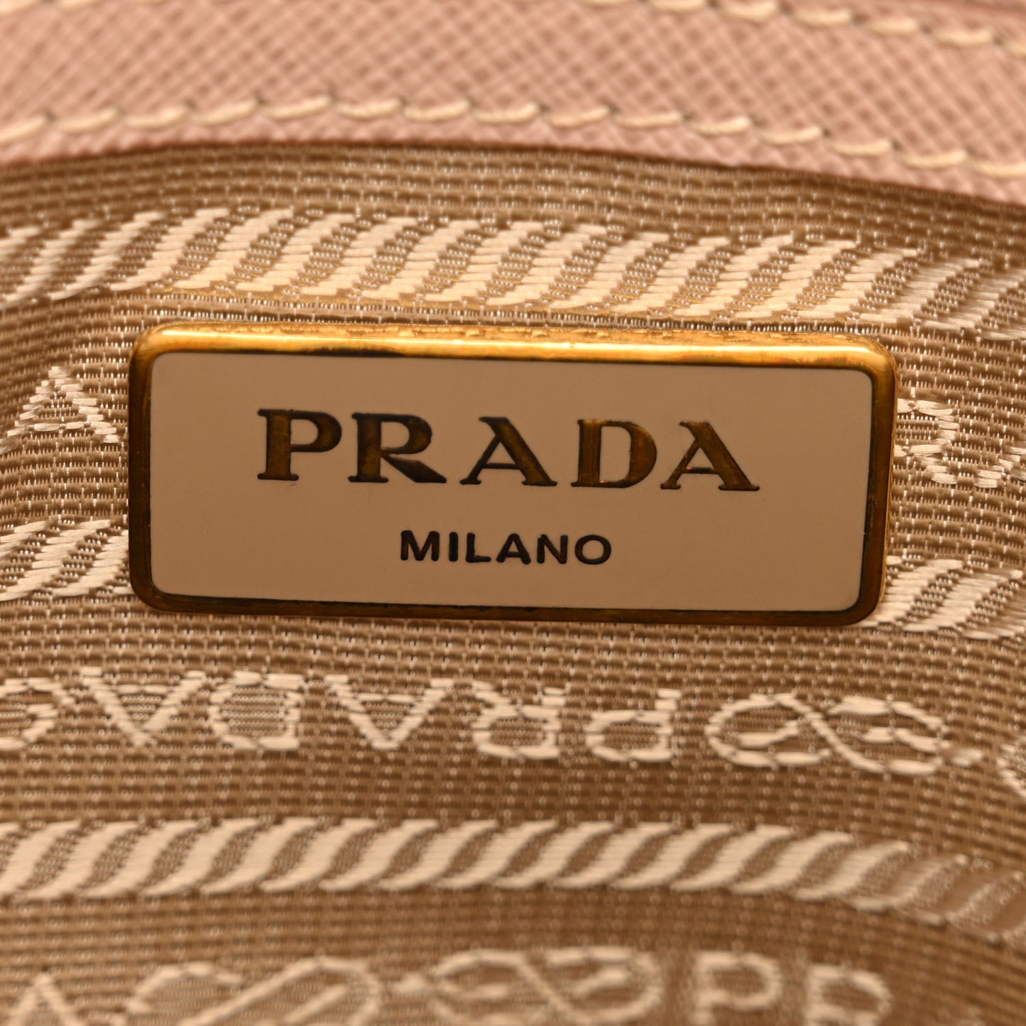 Saffiano Lux Medium Tote Cammeo