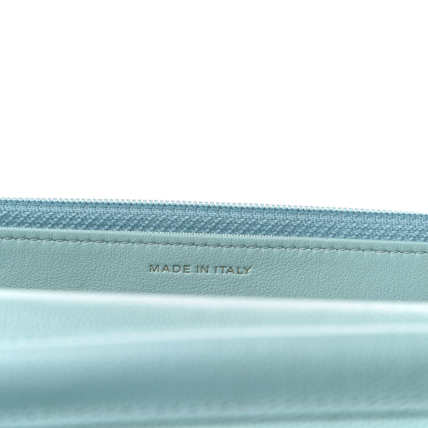 Caviar Quilted Wallet On Chain WOC Light Blue