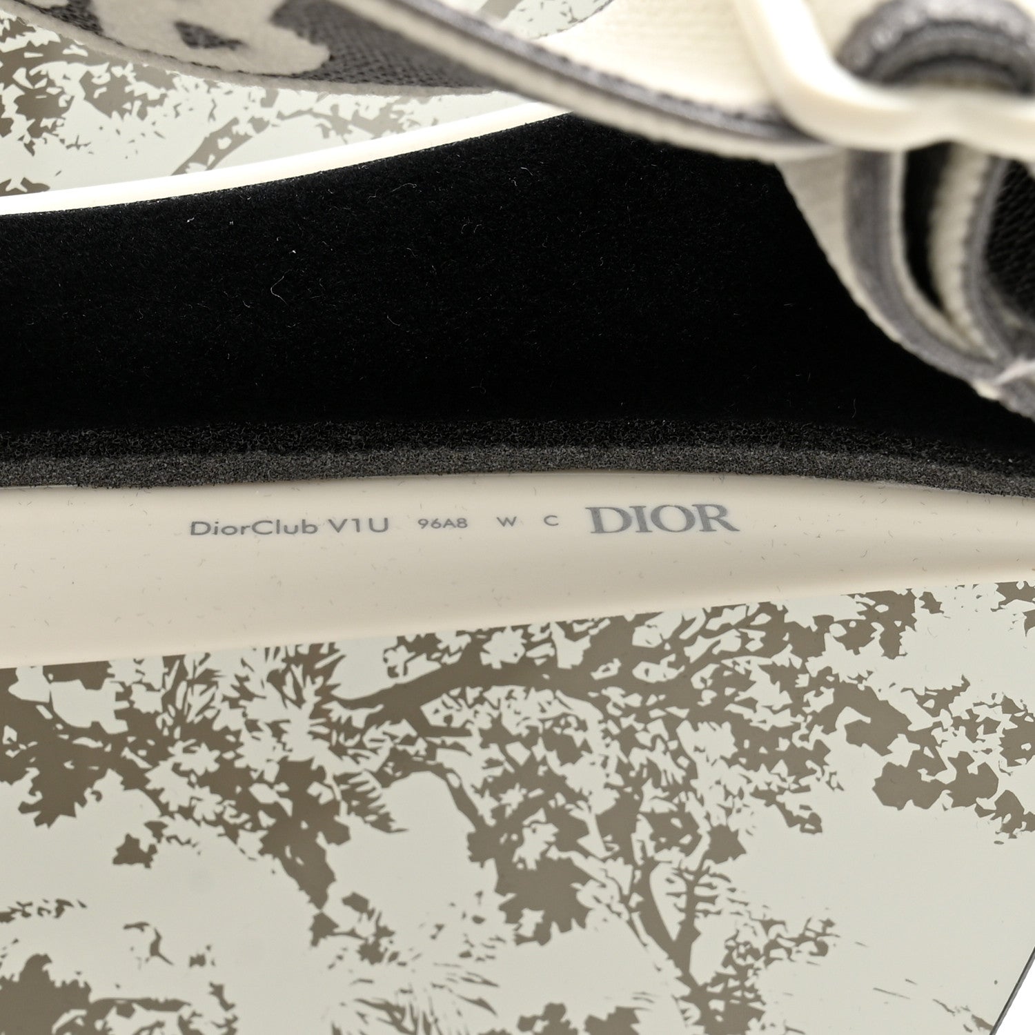 Christian Dior Toile de Jouy DiorClub V1U Sun Visor White 8 of 10