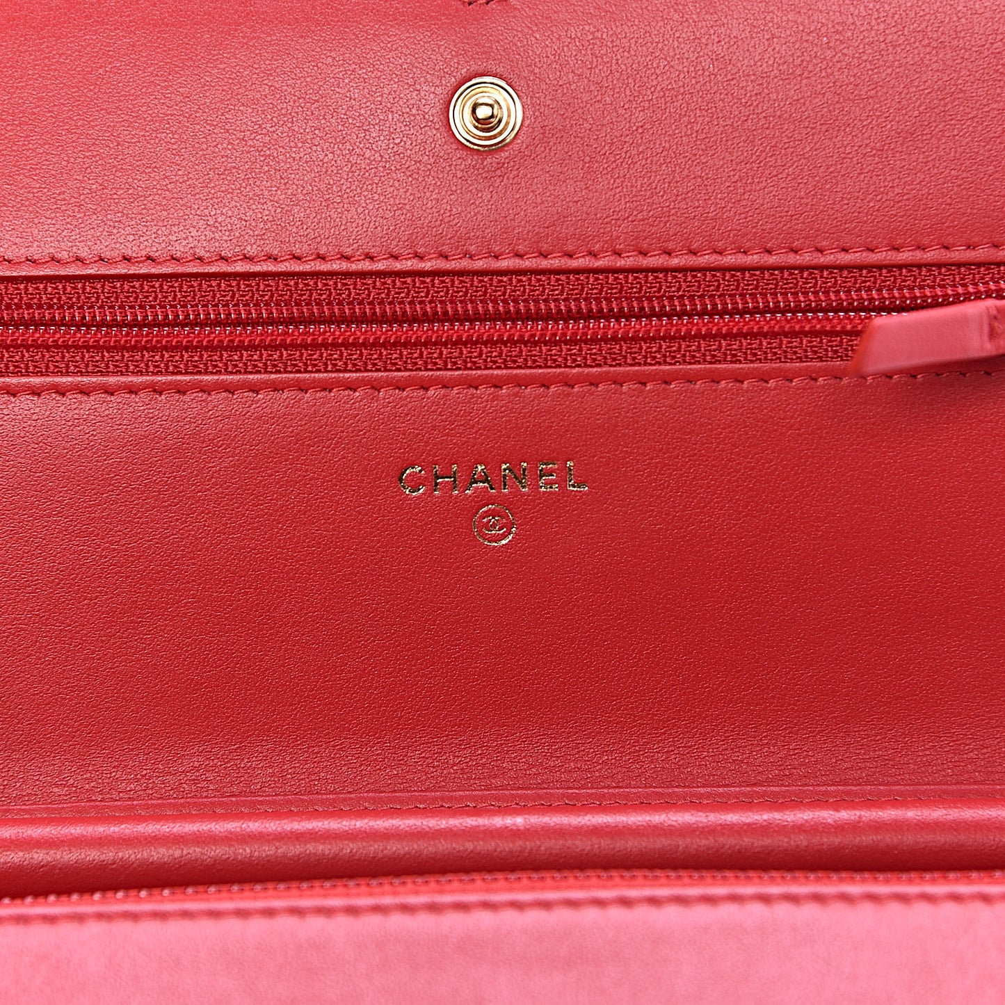 Caviar Quilted CC Filigree Wallet On Chain WOC Red