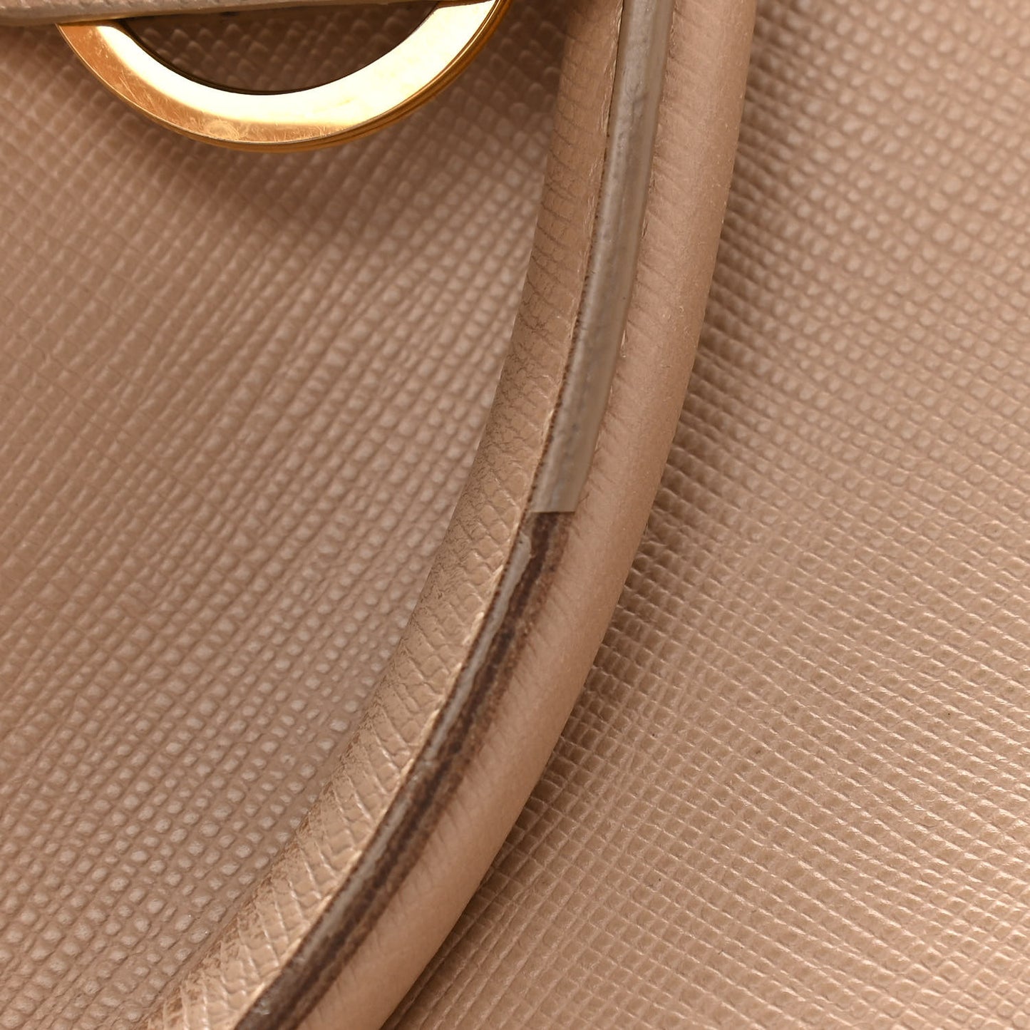 Saffiano Lux Medium Tote Cammeo