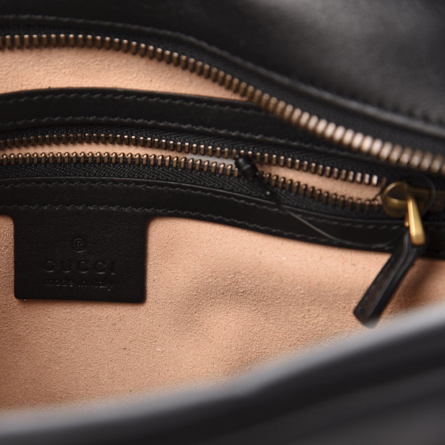 Calfskin Matelasse Medium GG Marmont Chain Shoulder Bag Black