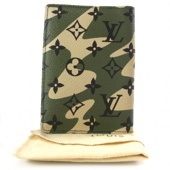Louis Vuitton Monogramouflage Passport Cover 2 of 7