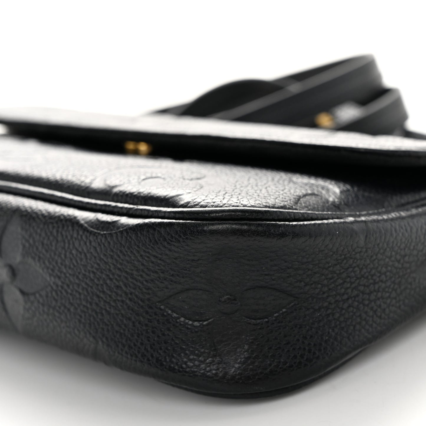 Empreinte Monogram Giant Ivy Wallet On Chain Black