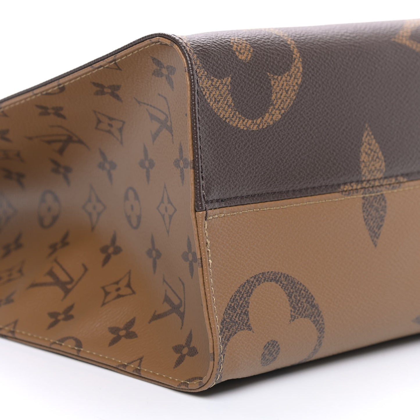 Reverse Monogram Giant Onthego MM