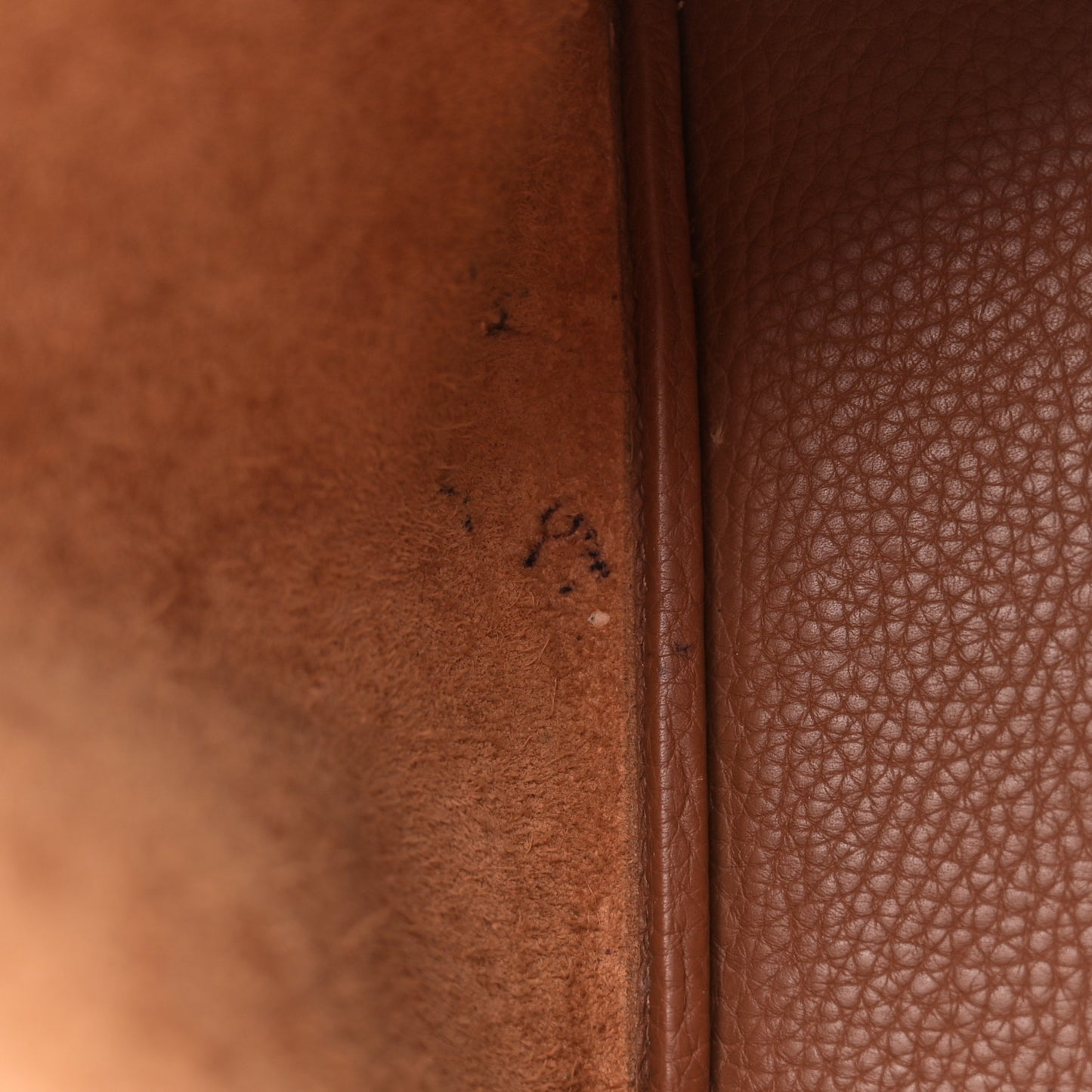 Taurillon Clemence Picotin Lock 18 PM Gold