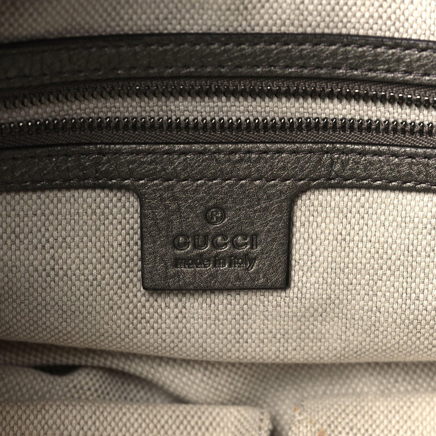 Metallic Pebbled Calfskin Medium Soho Chain Shoulder Bag Sasso