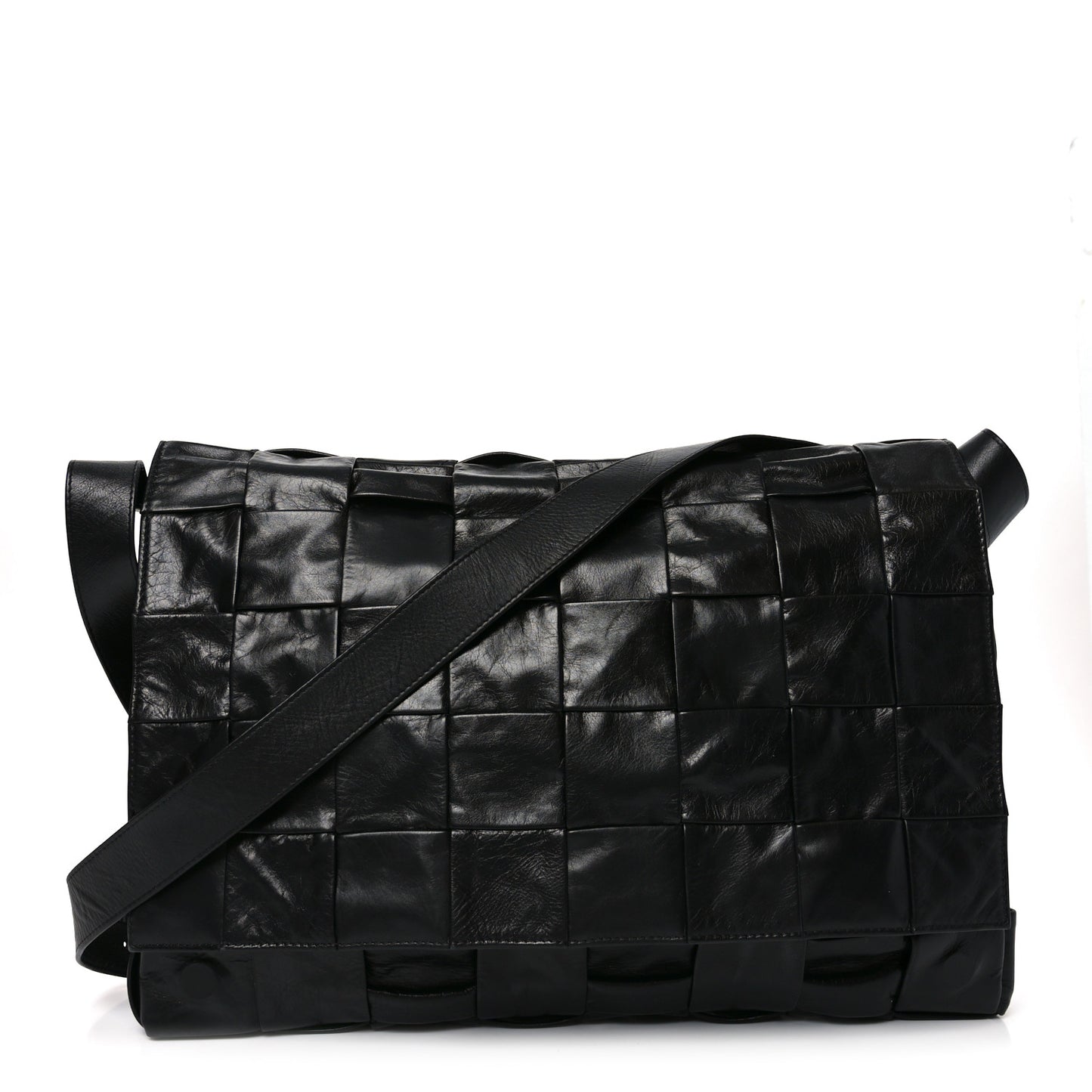 Paper Calfskin Maxi Intreccio Large Cassette Crossbody Bag Black