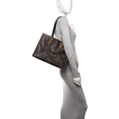 Louis Vuitton Reverse Monogram Giant Onthego MM 2 of 10