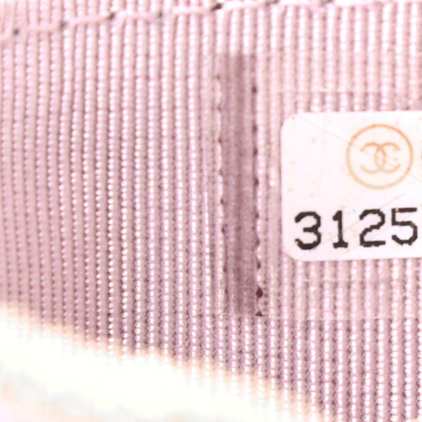 Caviar Quilted CC Zip Card Holder Light Pink