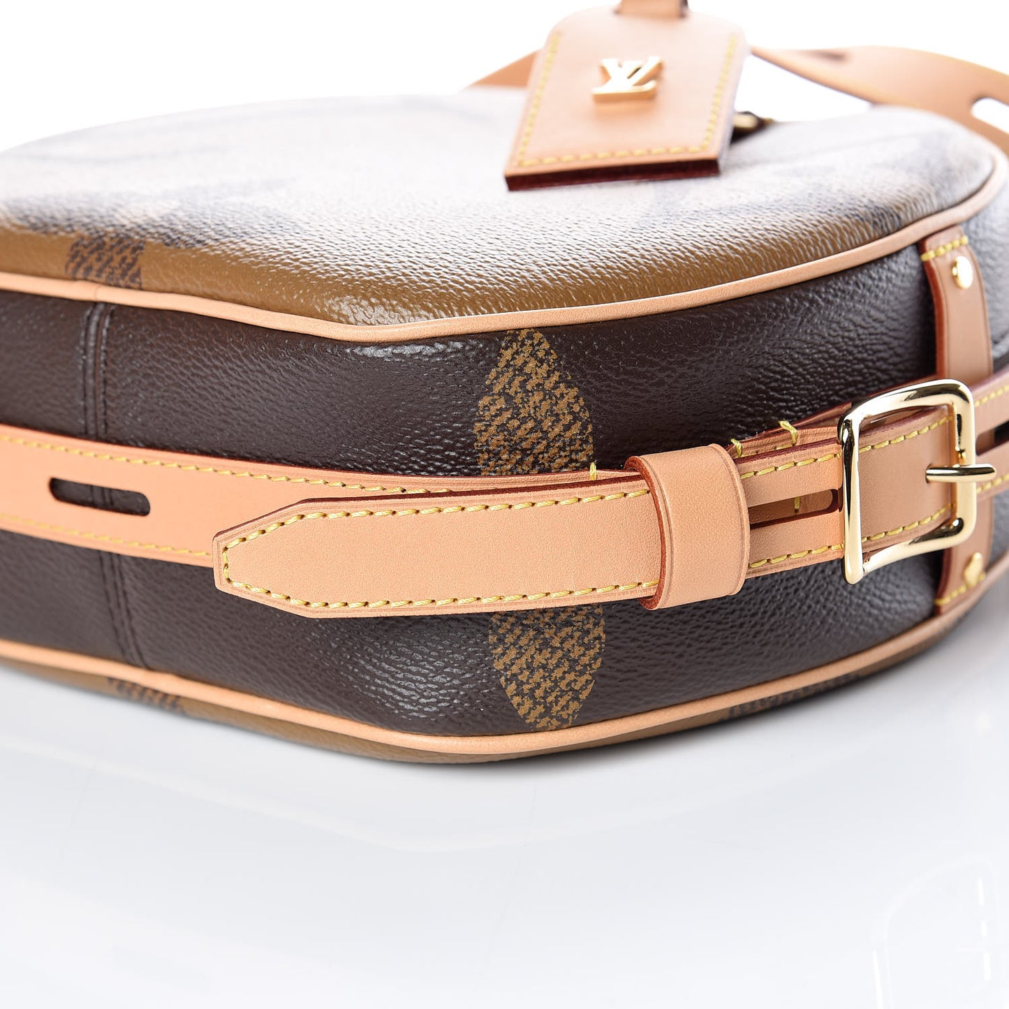 Reverse Monogram Giant Boite Chapeau Souple