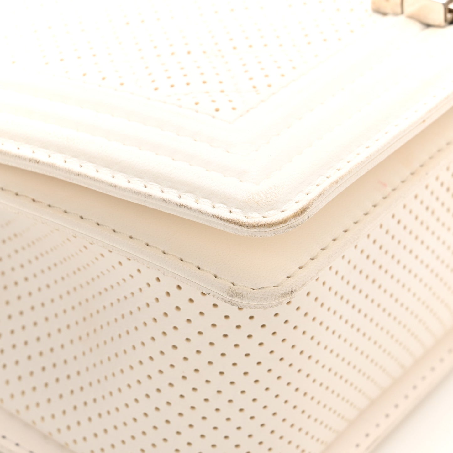 Lambskin Perforated Medium Boy Flap White