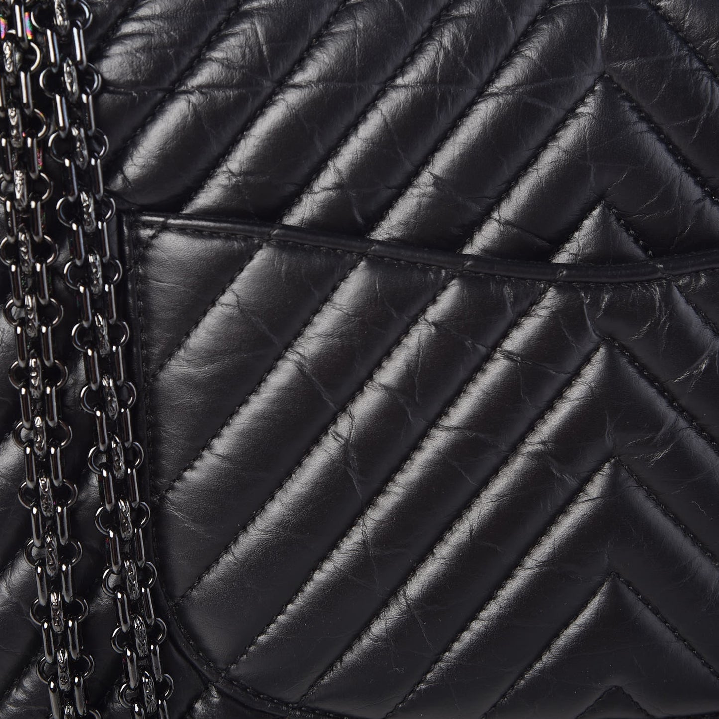 Aged Calfskin Chevron Quilted 2.55 Reissue 226 So Black