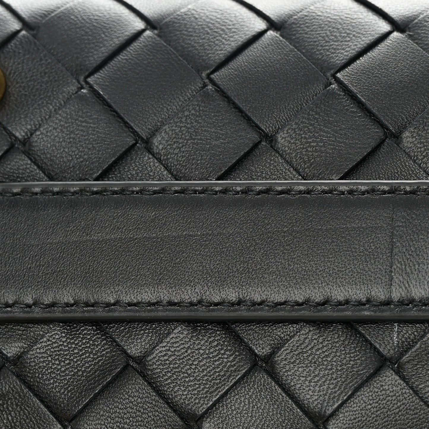 Calfskin Nappa Intrecciato Mini Wallace Black