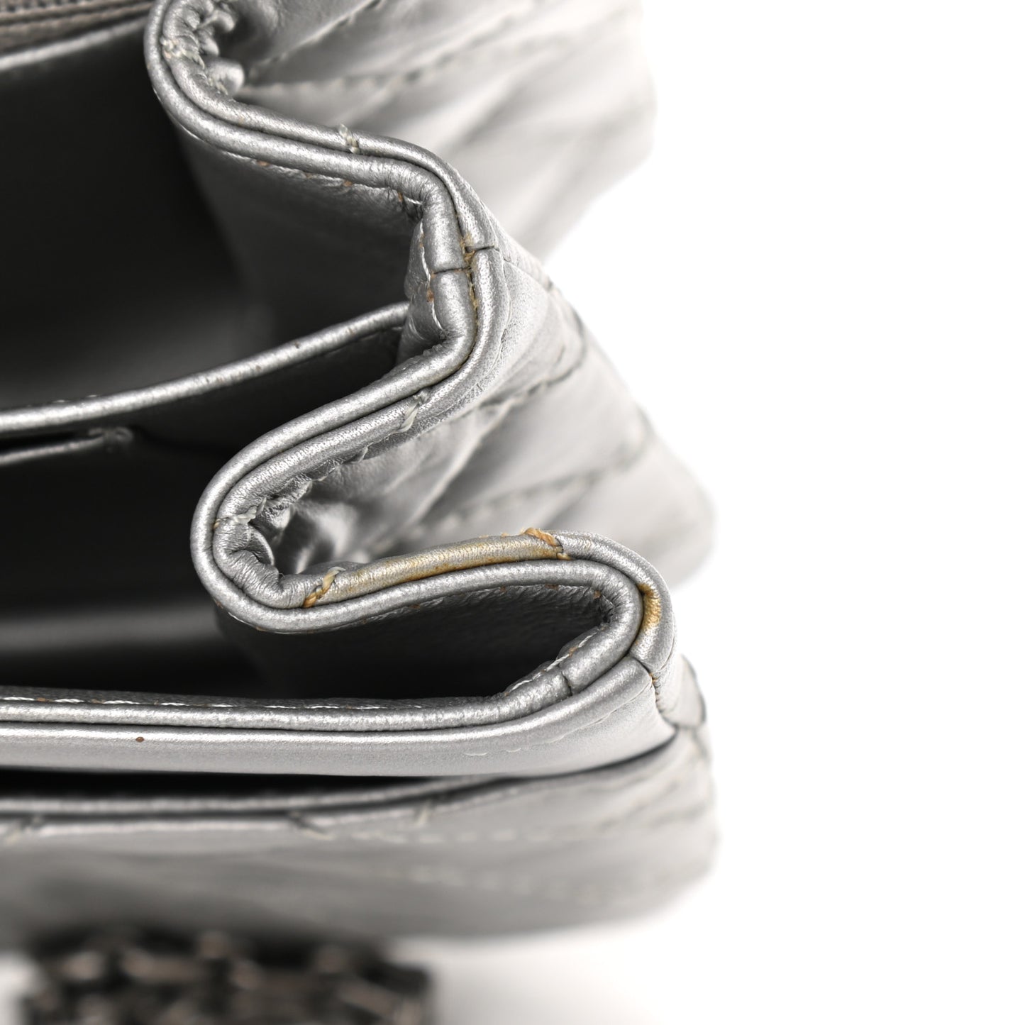 Metallic Aged Calfskin 2.55 Reissue 225 Flap Silver