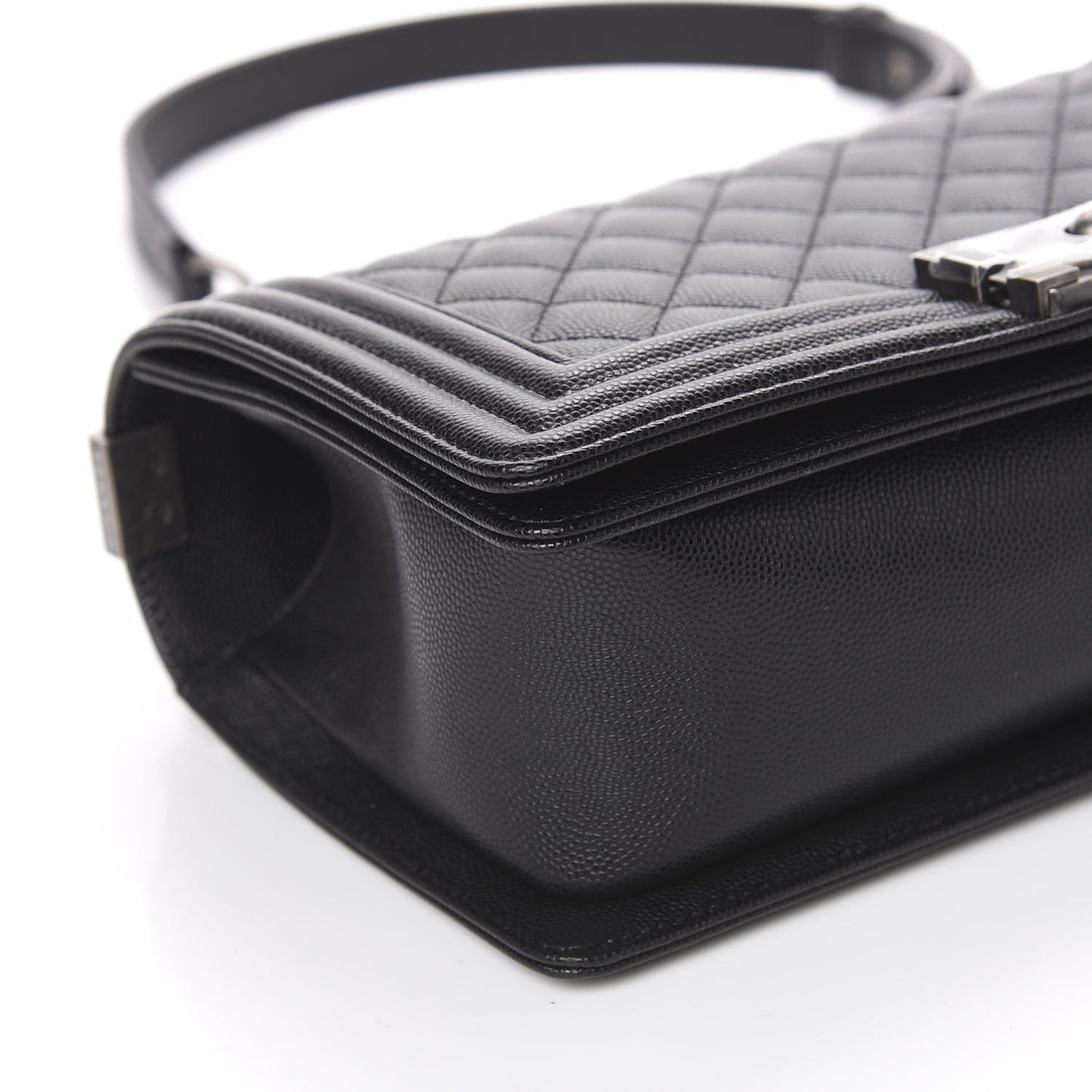 Caviar Quilted Medium Boy Flap Black