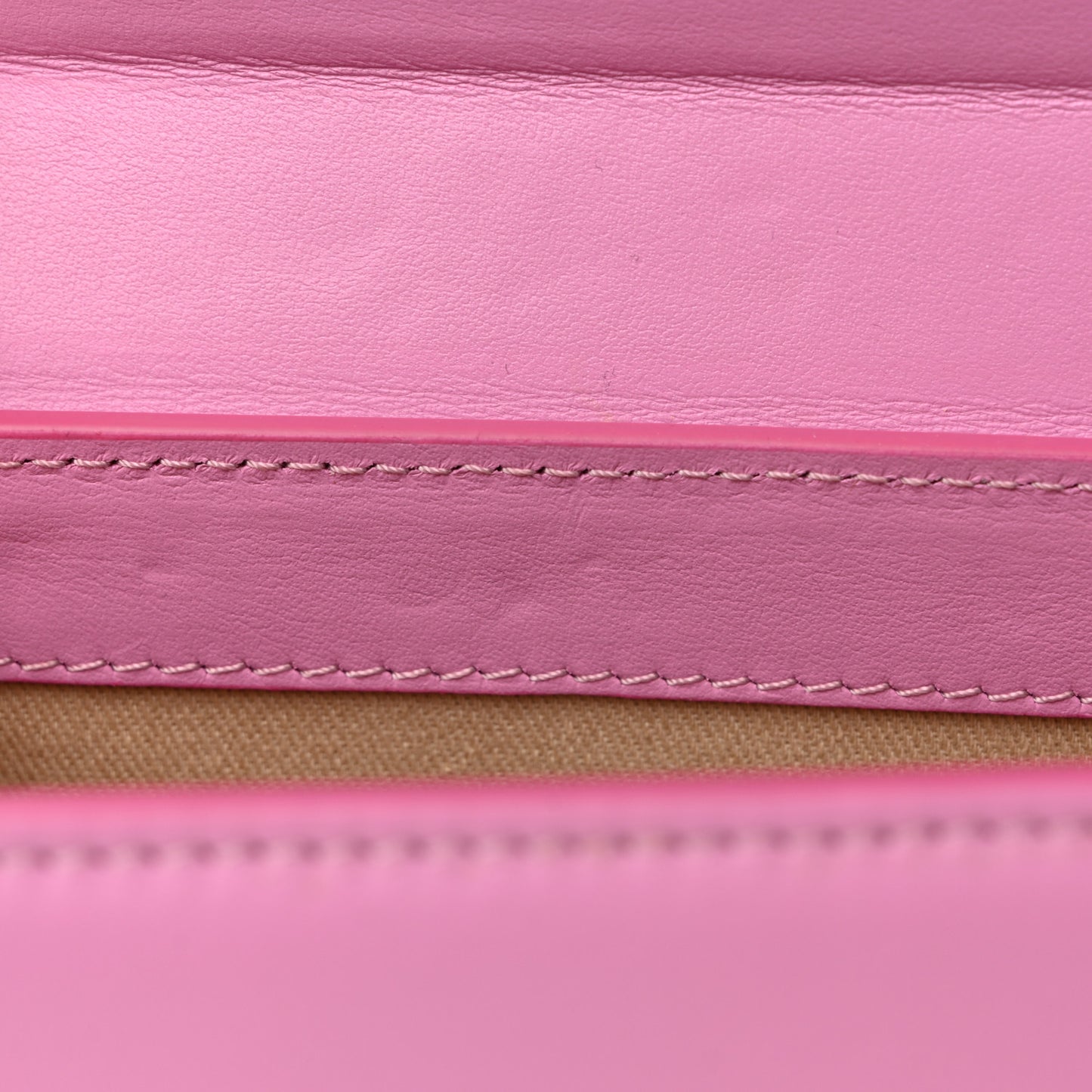Smooth Calfskin Le Chiquito Moyen Light Pink