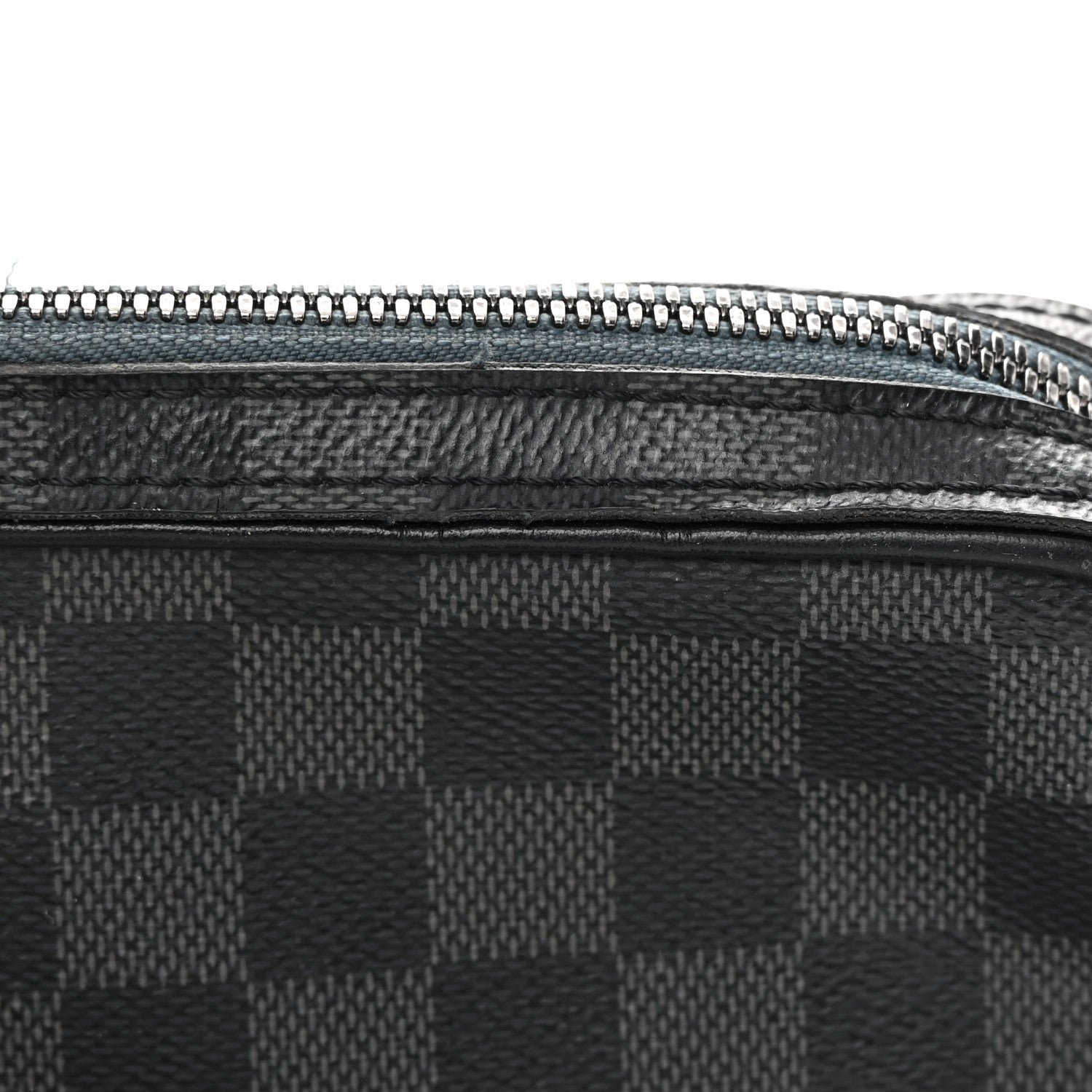 Louis Vuitton Damier Graphite Alpha Messenger Bag 17 of 25