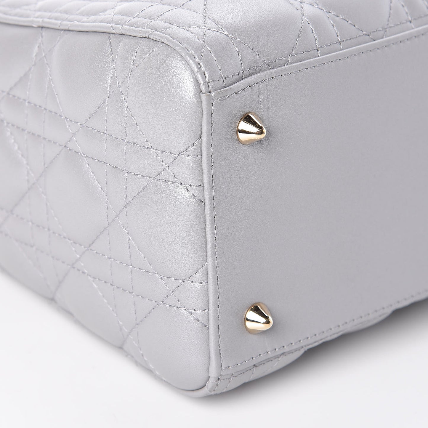 Pearly Lambskin Cannage Medium Lady Dior Grey