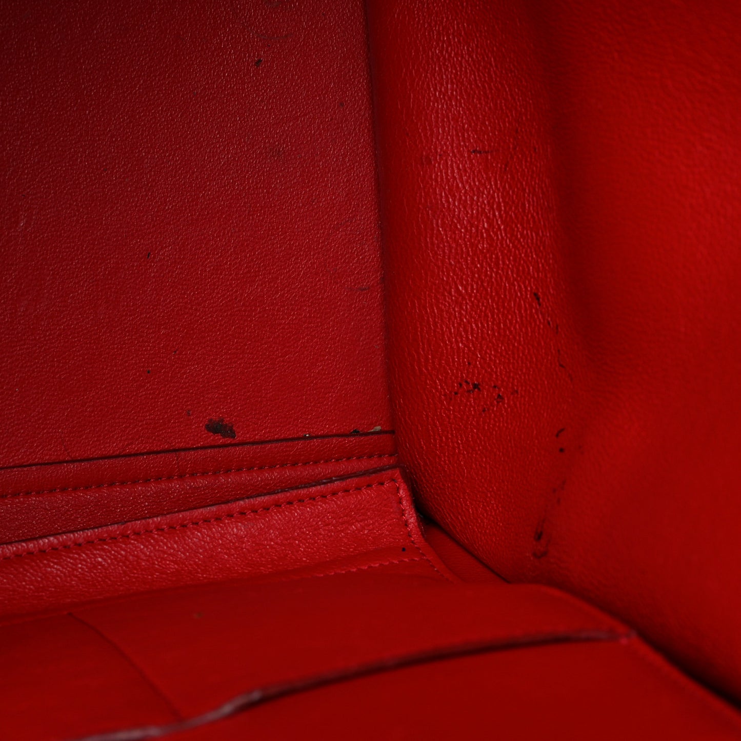 Drummed Calfskin Suede Medium Trapeze Coquelicot