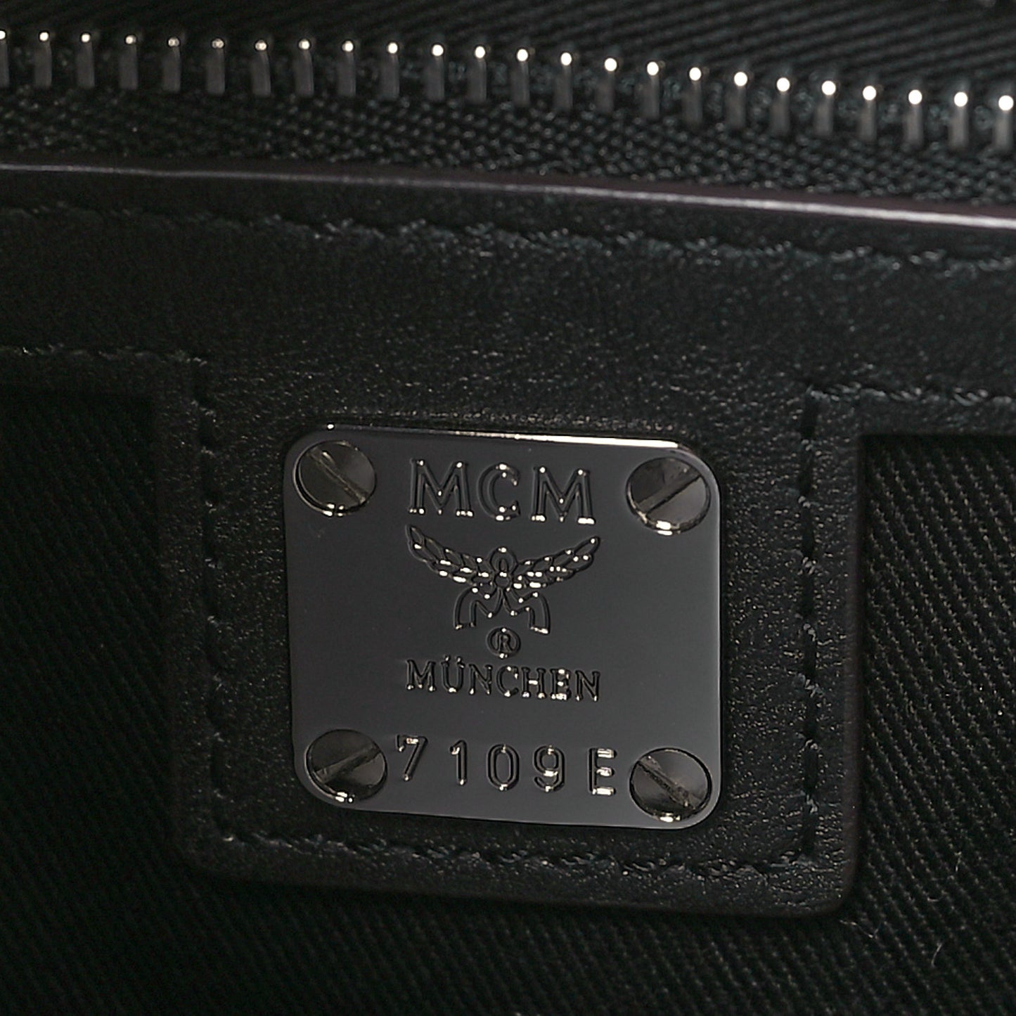 Calfskin Ottomar Large Klara Hobo Black