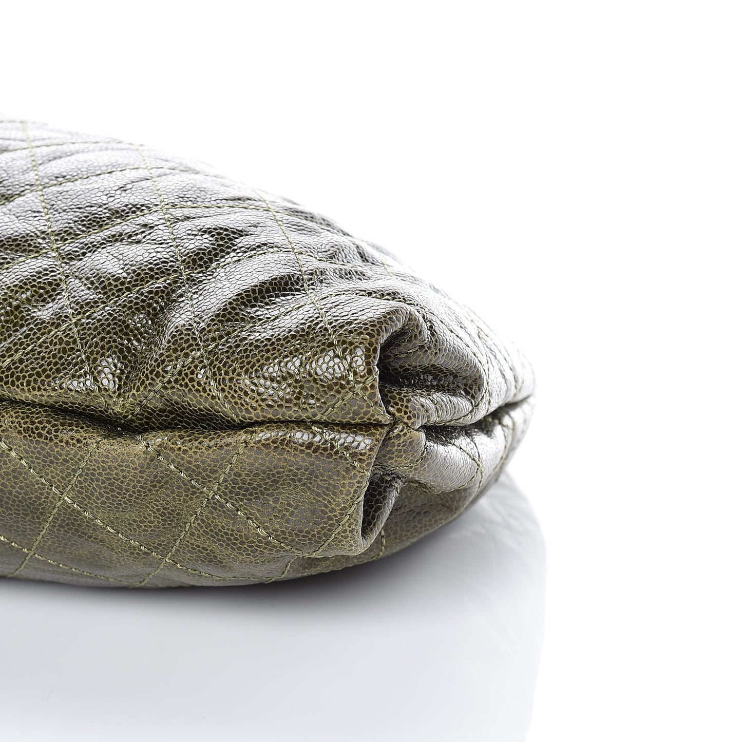 Caviar Quilted Medium Elastic Tote Green
