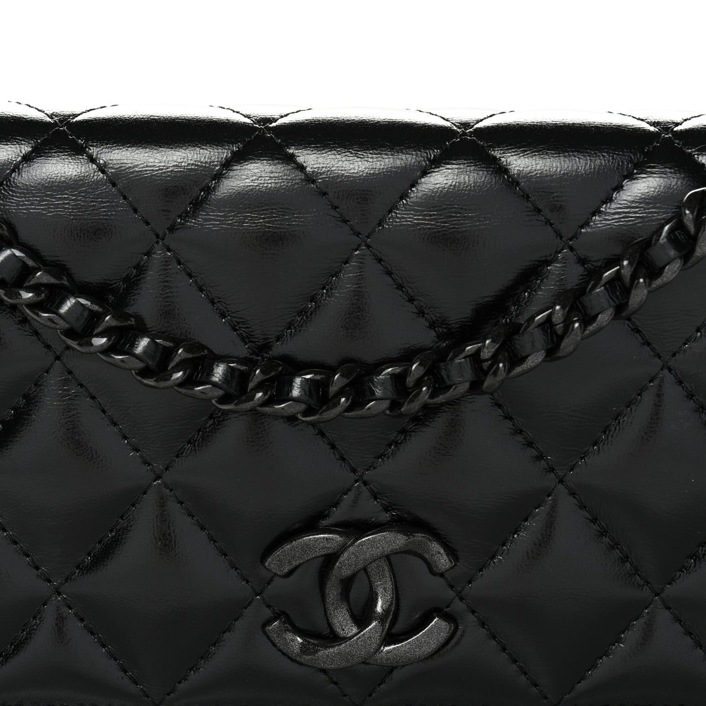 Shiny Lambskin Flap Clutch With Chain So Black