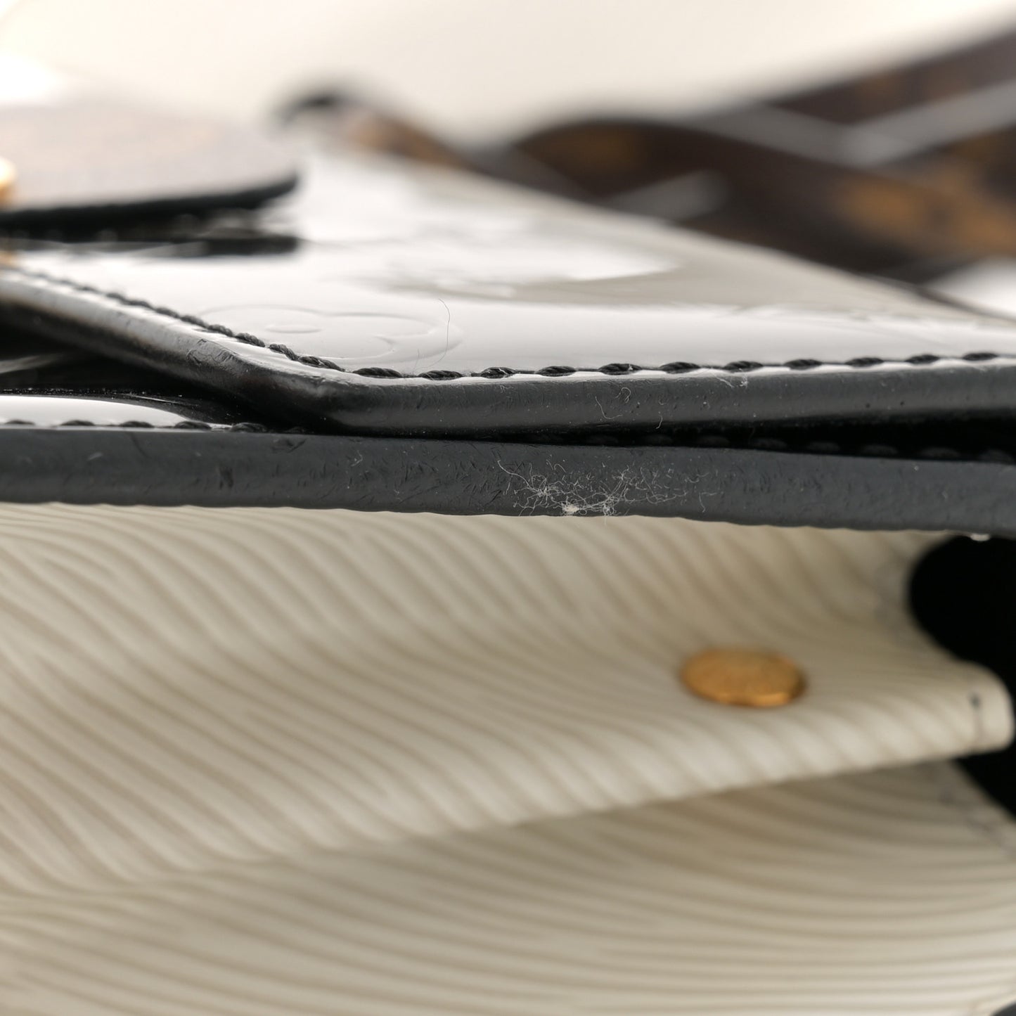 Vernis Epi Monogram Spring Street Black