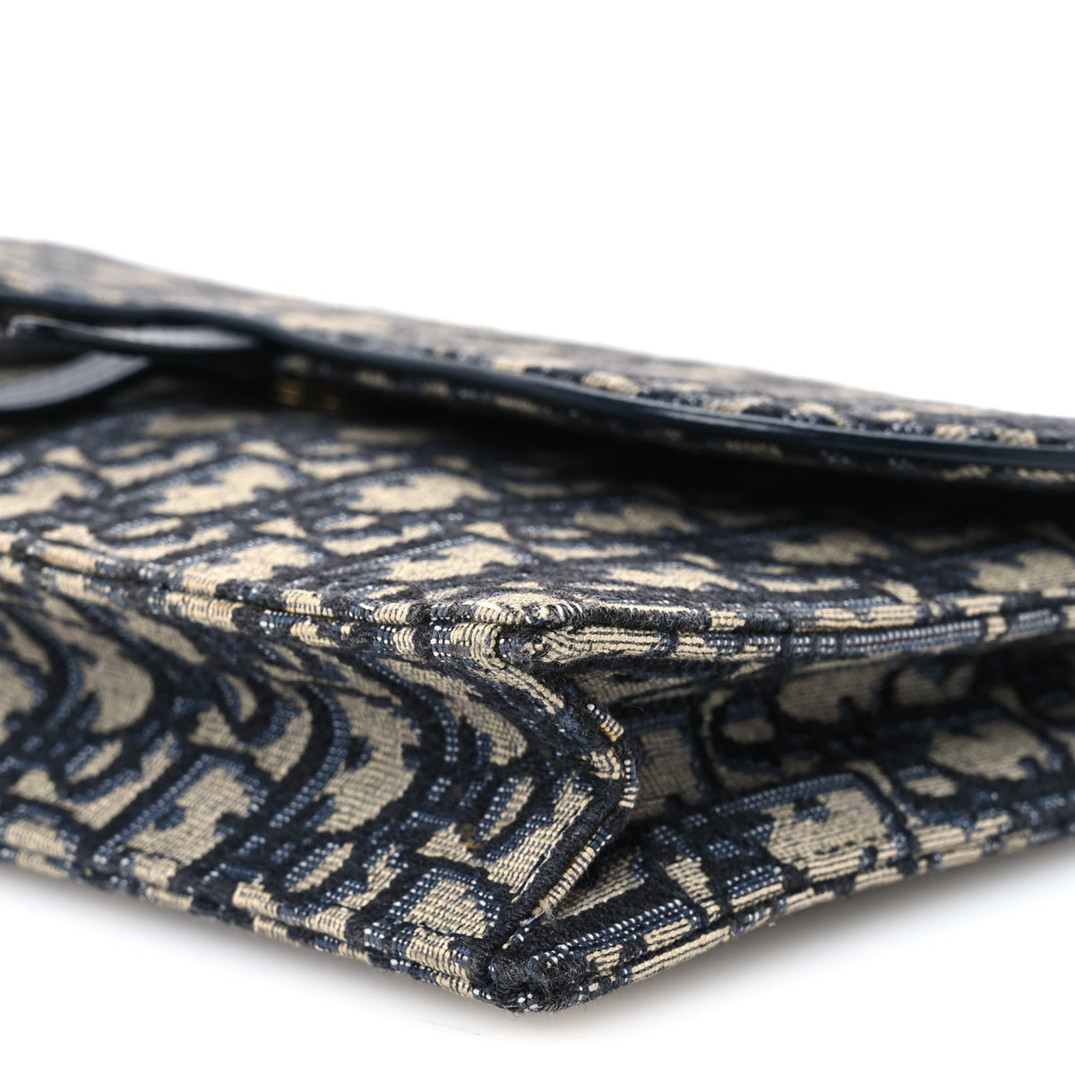 Oblique Saddle Chain Pouch Blue