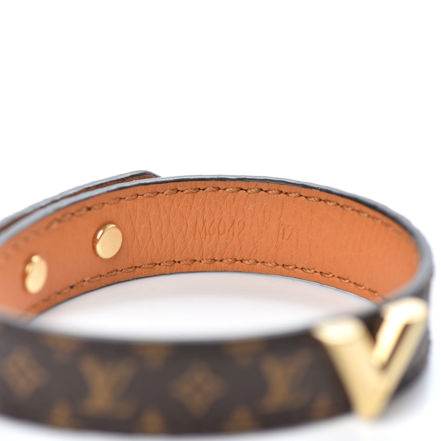 Monogram Essential V Bracelet 17