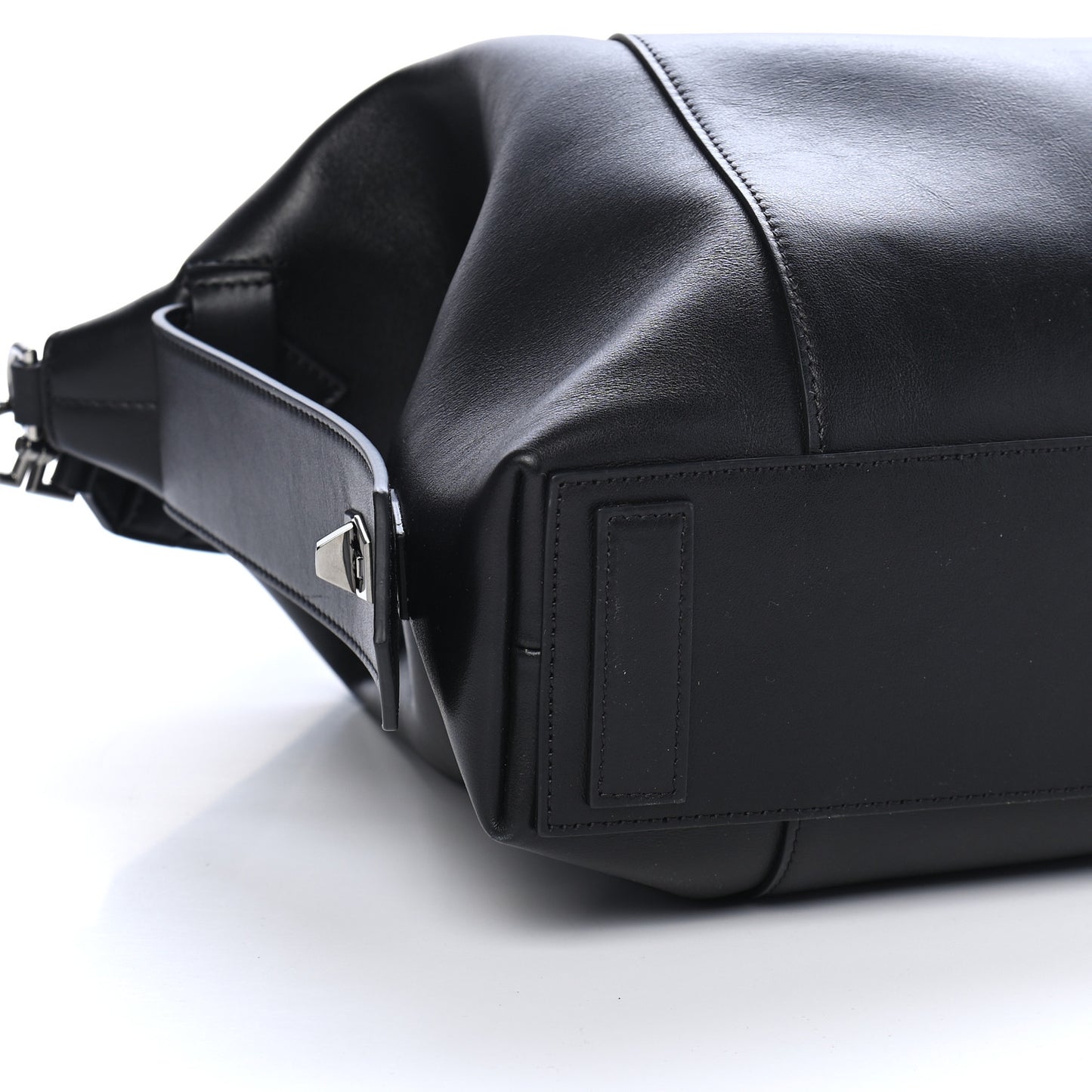 Smooth Calfskin Medium Soft Antigona Black