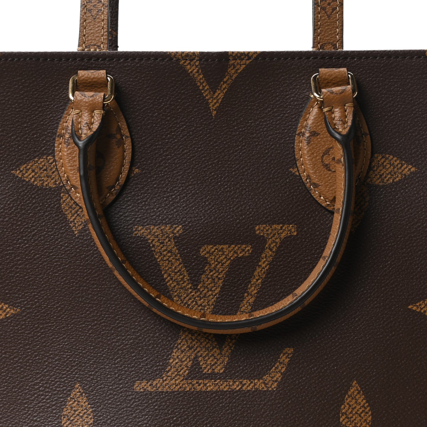 Reverse Monogram Giant Onthego MM