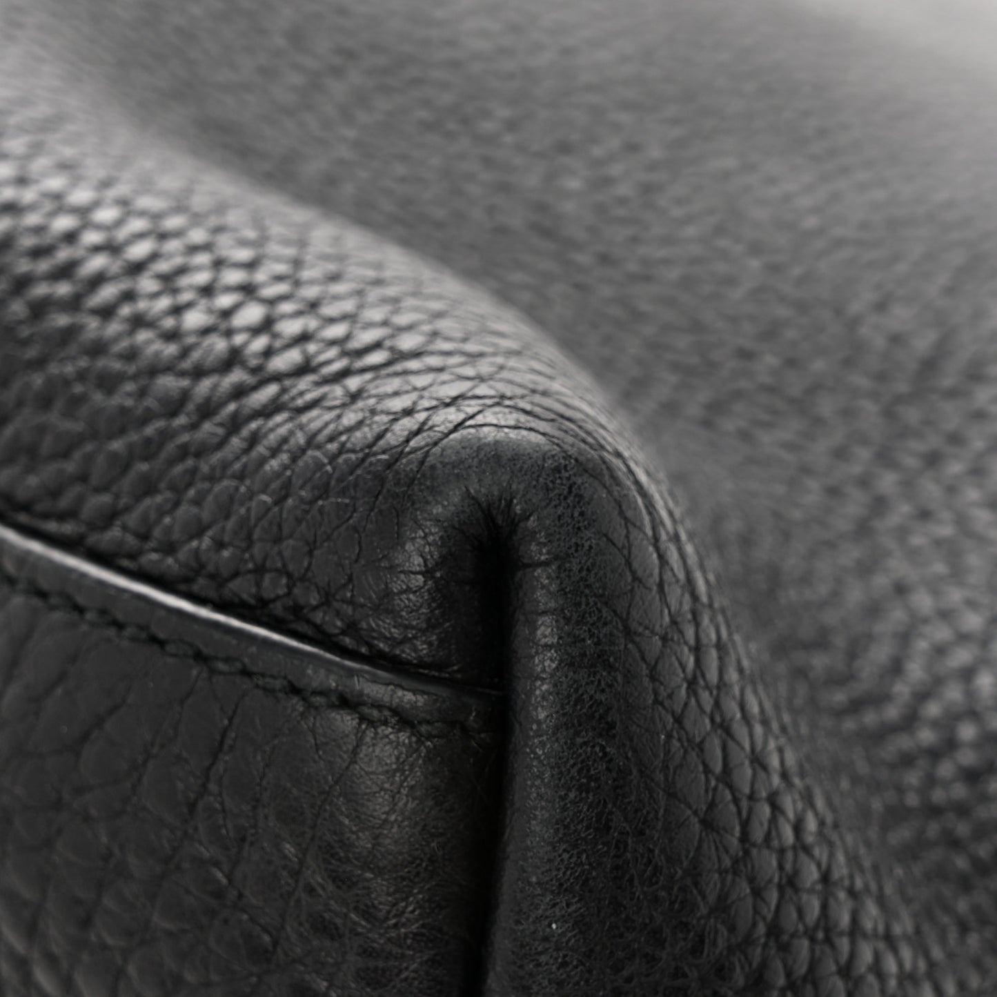 Pebbled Calfskin Medium Soho Chain Shoulder Bag Black