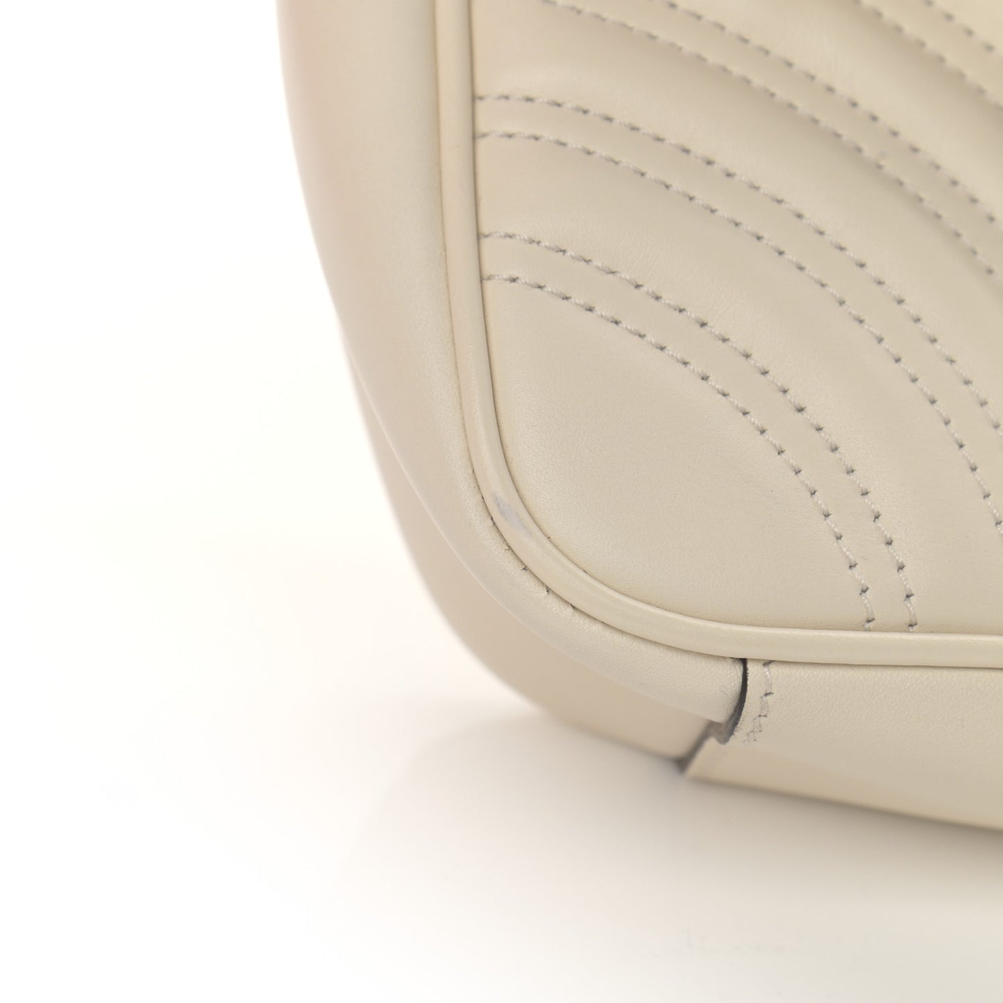 Calfskin Matelasse Small GG Marmont Shoulder Bag White