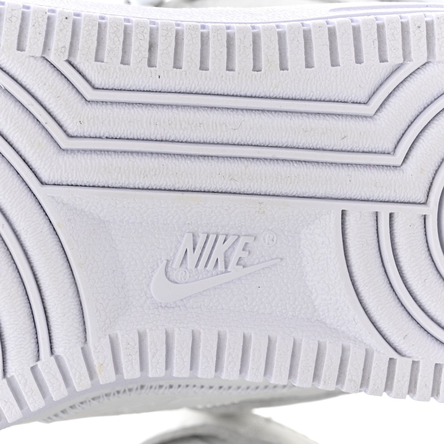 Louis Vuitton X NIKE AIR FORCE 1 Calfskin Monogram Mens Mid Sneakers 6 White 6 of 12