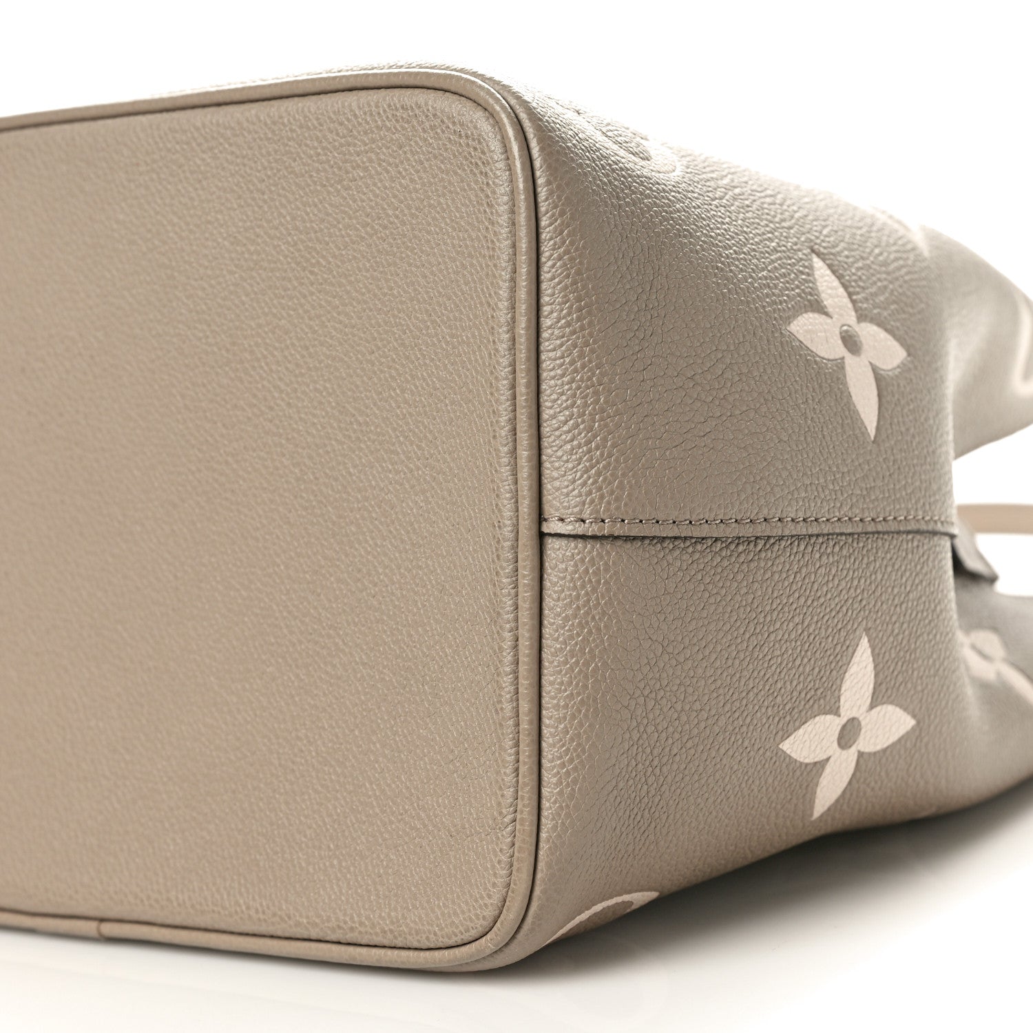 Louis Vuitton Empreinte Monogram Giant Neonoe MM Tourterelle Creme 10 of 10