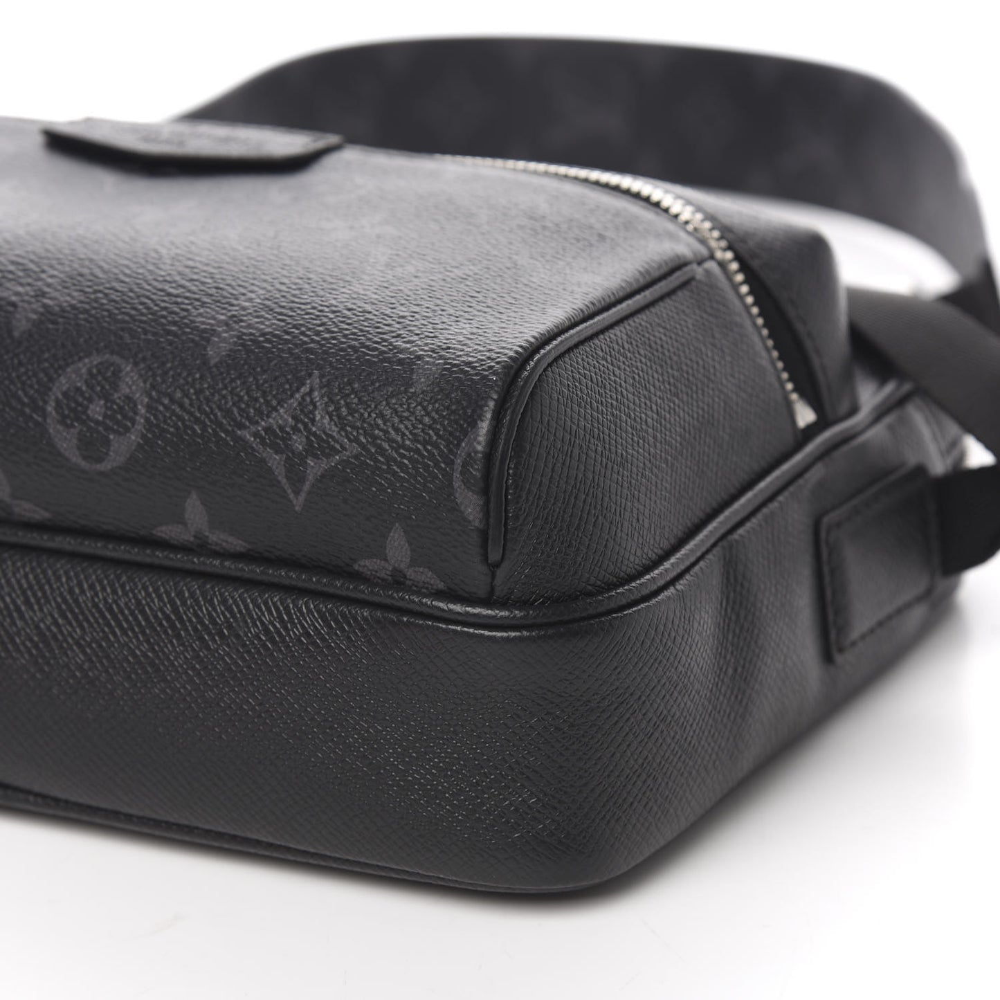 Taiga Monogram Eclipse Outdoor Messenger Black