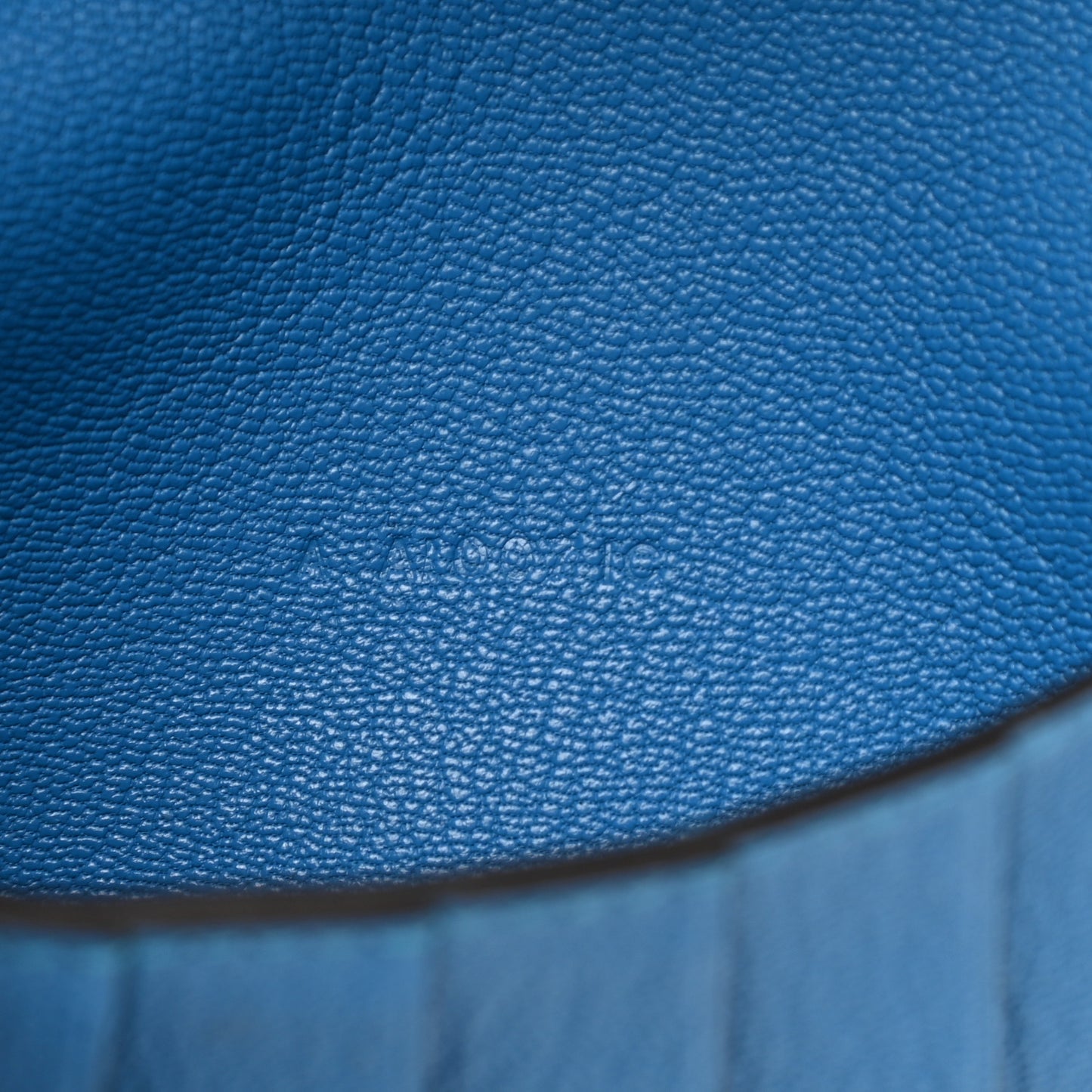 Chevre Mysore Medium Kelly Wallet Bleu Zanzibar
