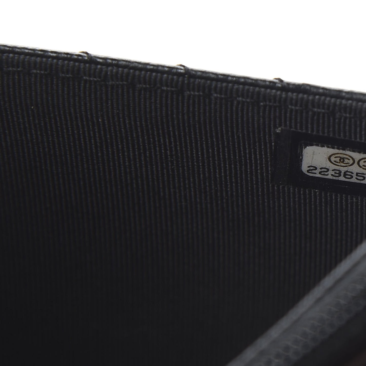 Caviar Chevron Quilted Wallet On Chain WOC Black