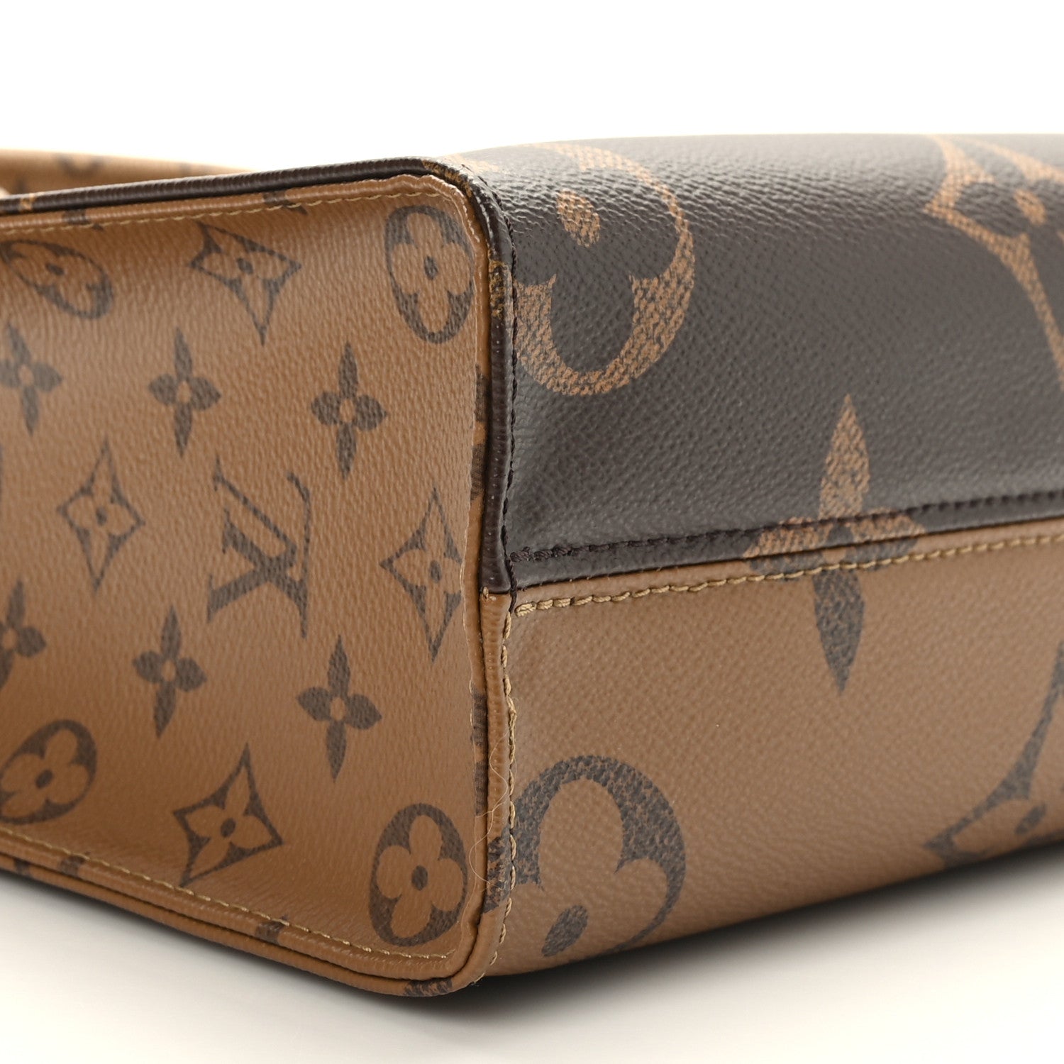 Louis Vuitton Reverse Monogram Giant Onthego PM 6 of 7