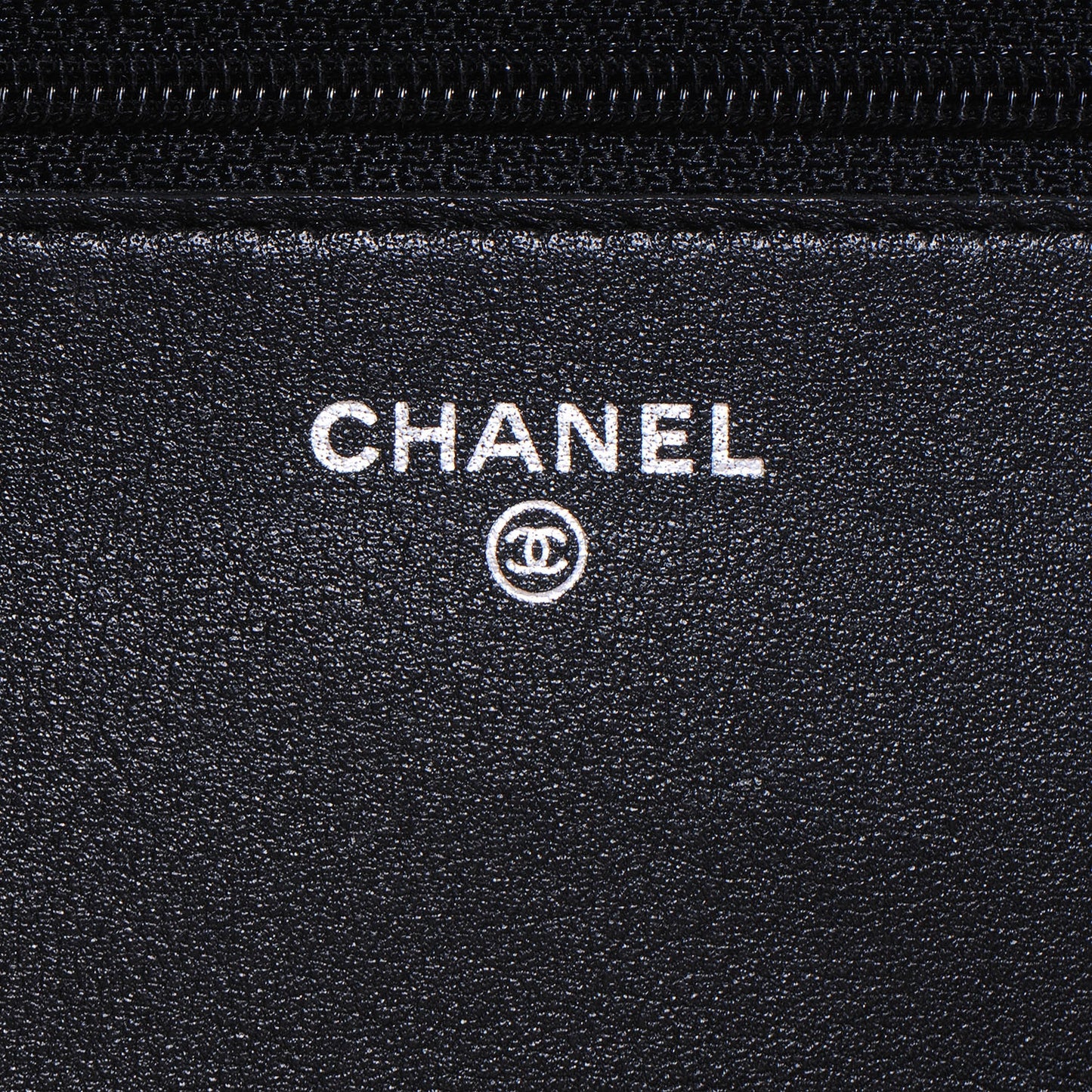 Caviar CC Wallet on Chain Black