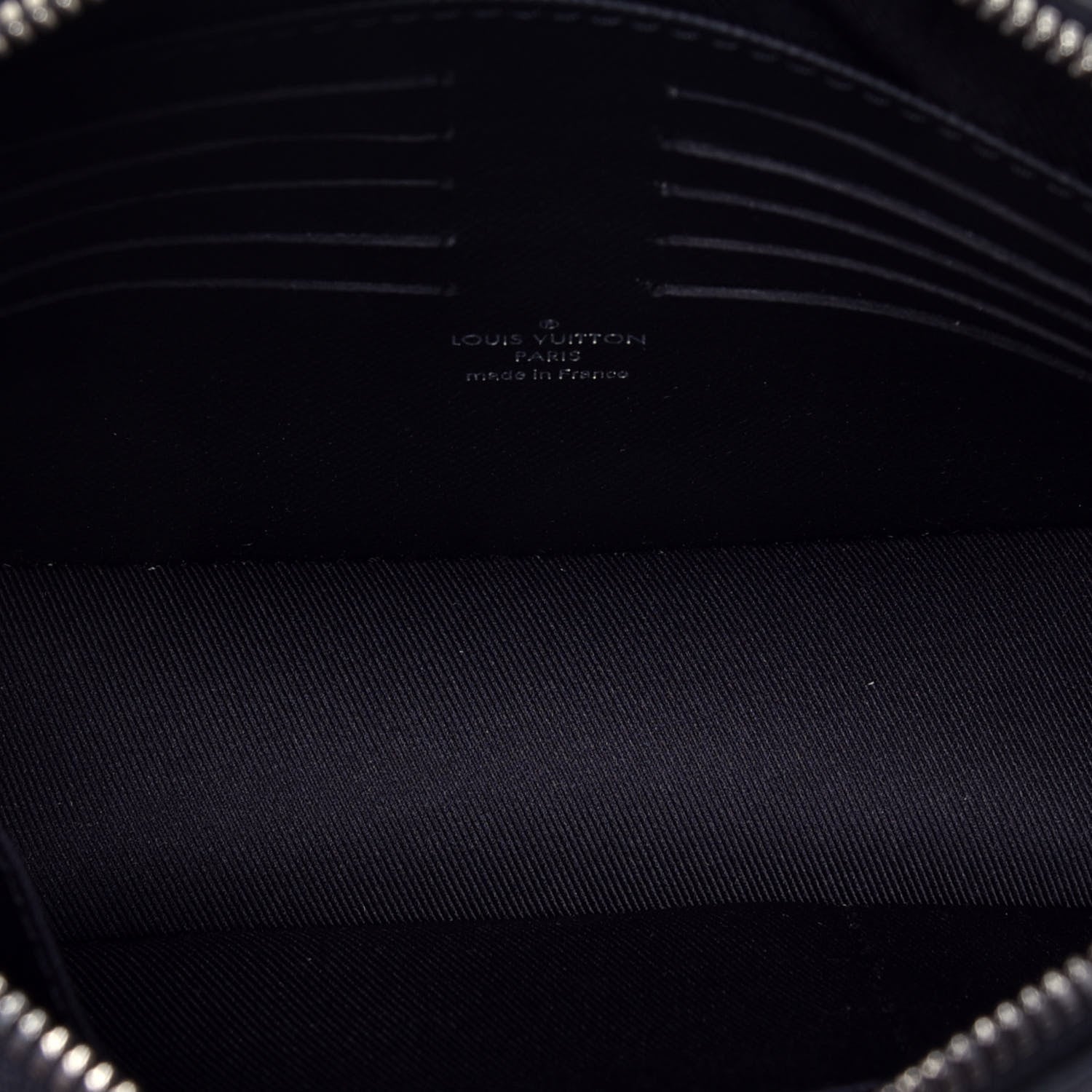 Louis Vuitton Taiga Kasai Clutch Black 5 of 7