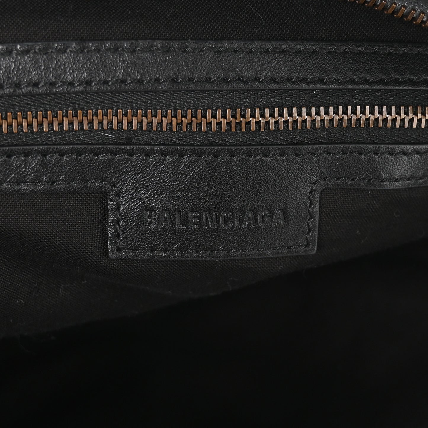 Agneau Arena Classic Hardware Medium Le City Volcanic Rock