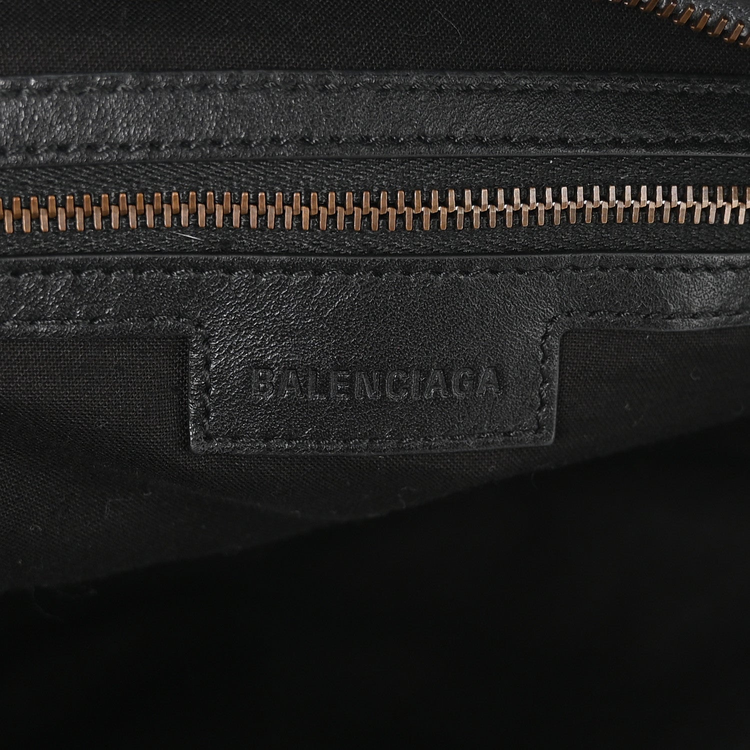 Balenciaga Agneau Arena Classic Hardware Medium Le City Volcanic Rock 6 of 10