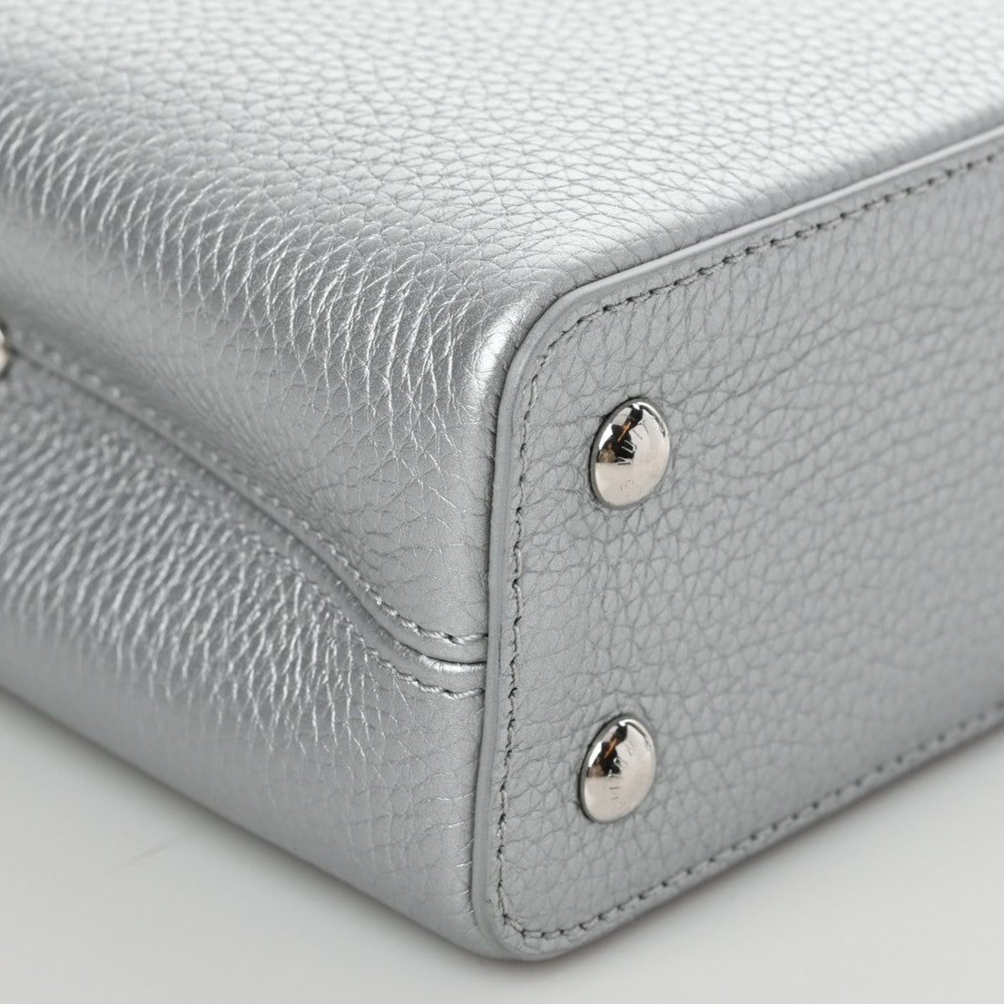 Louis Vuitton Taurillon Lizard Flower Chain Capucines Mini Silver