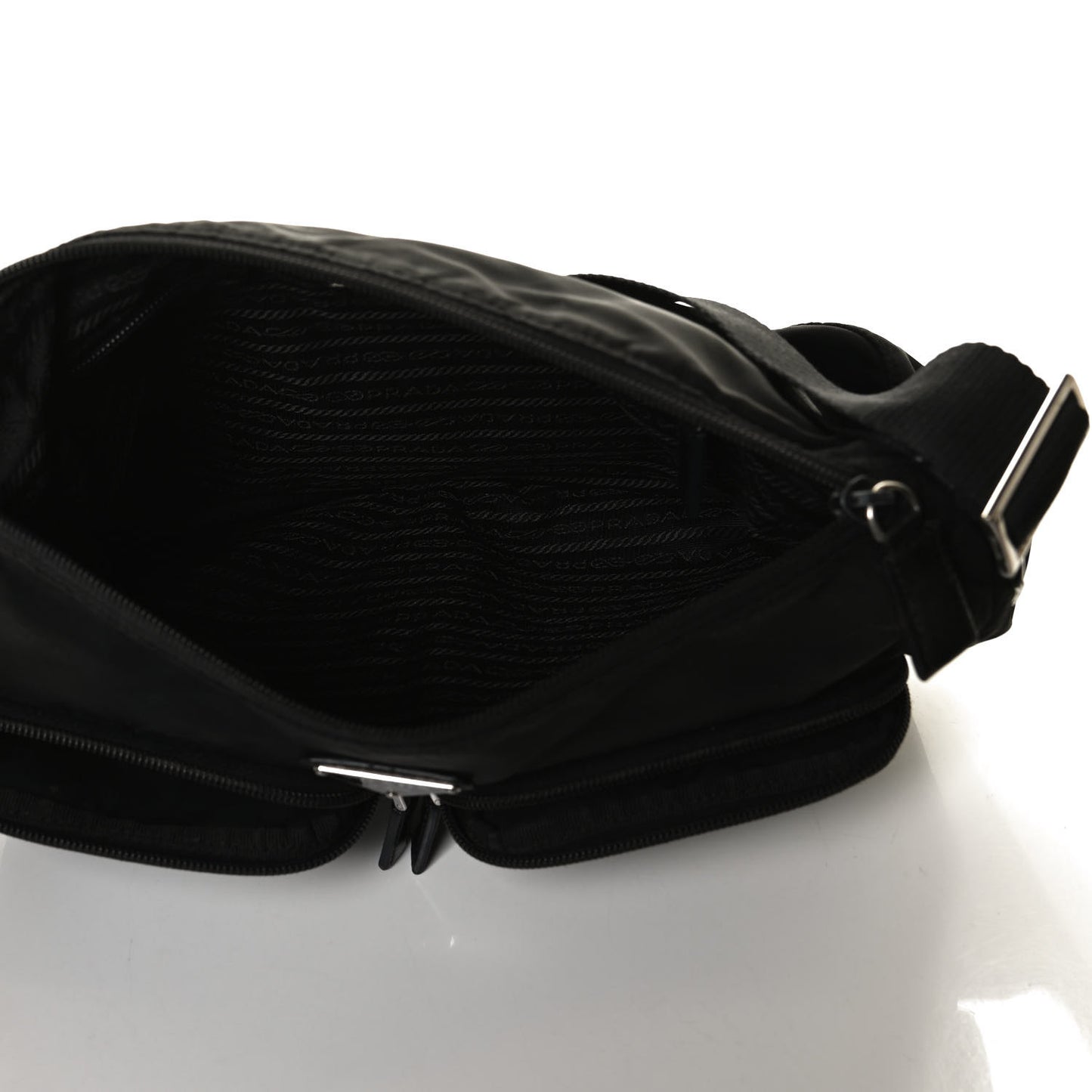 Nylon Vela Messenger Bag Black