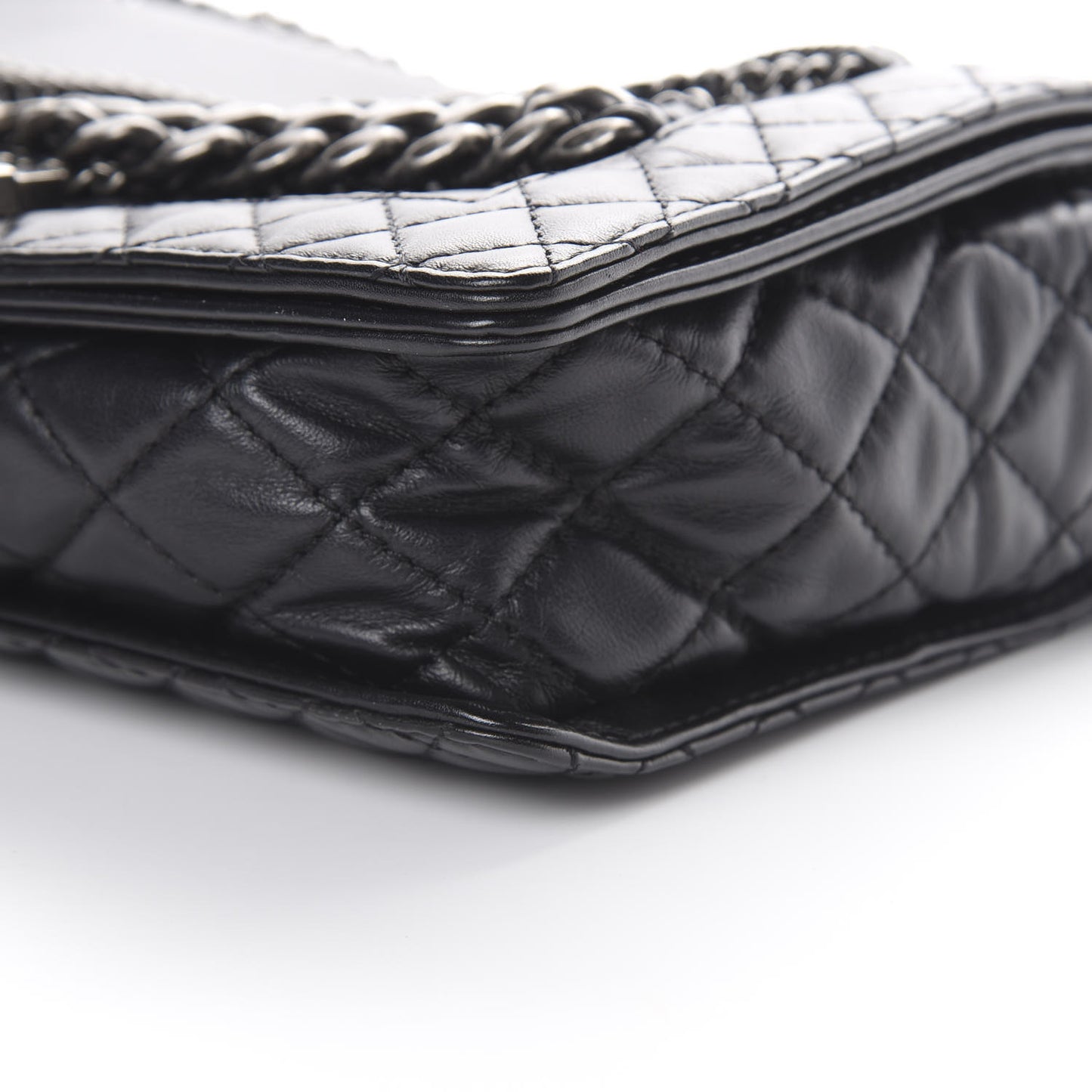Calfskin Enchained Medium Boy Flap Black