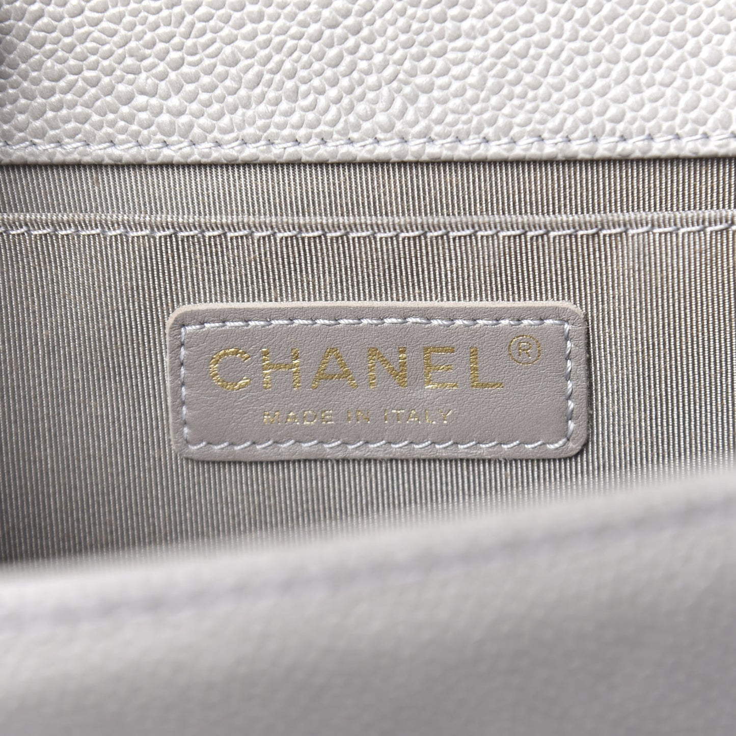 Caviar Quilted Medium Boy Flap Light Grey
