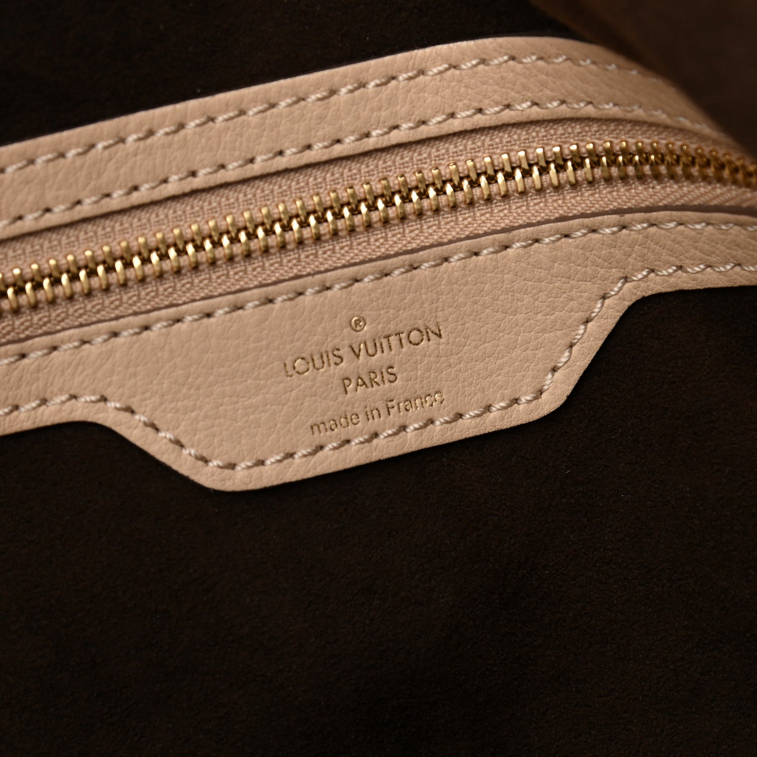 Louis Vuitton Mahina L Coquille 6 of 9